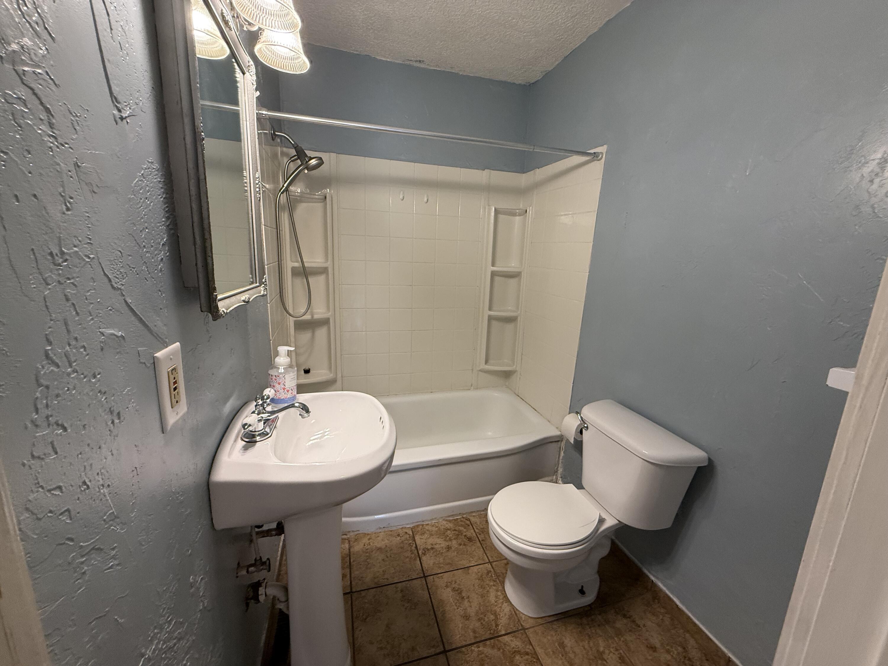 2623 West Lincoln Street Property Photo 13