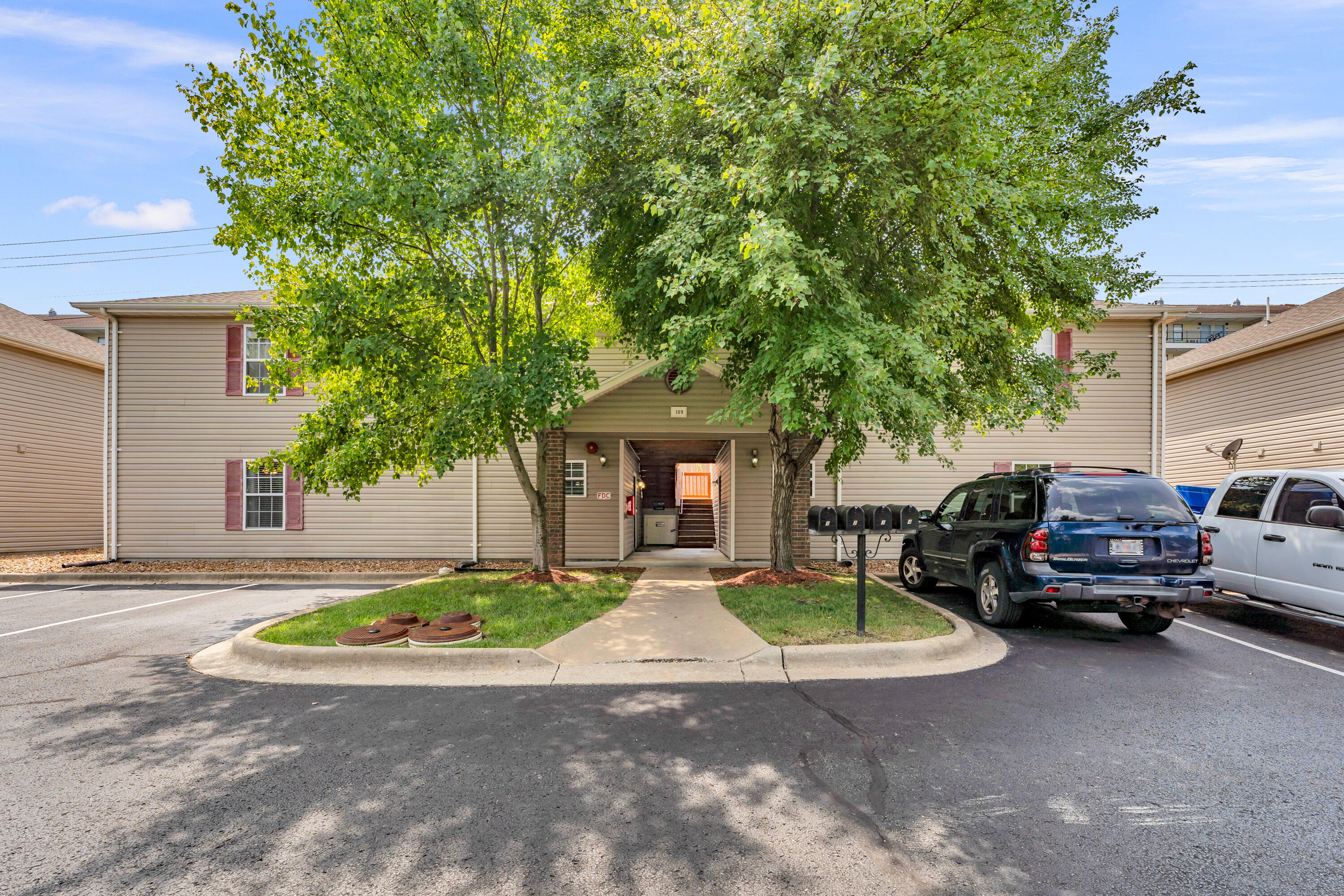 109 Garden Circle # 107-1 Property Photo 3