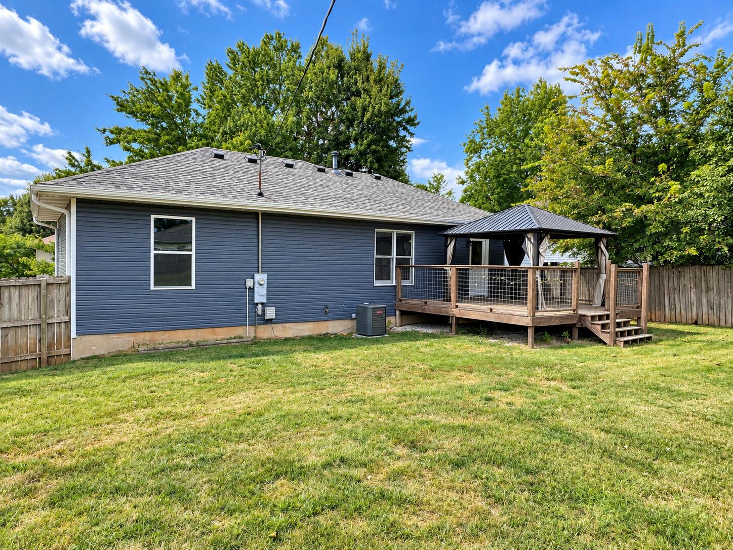 1511 West Daniels Street Property Photo 2