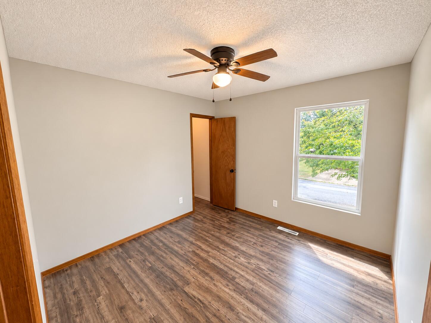 1511 West Daniels Street Property Photo 24