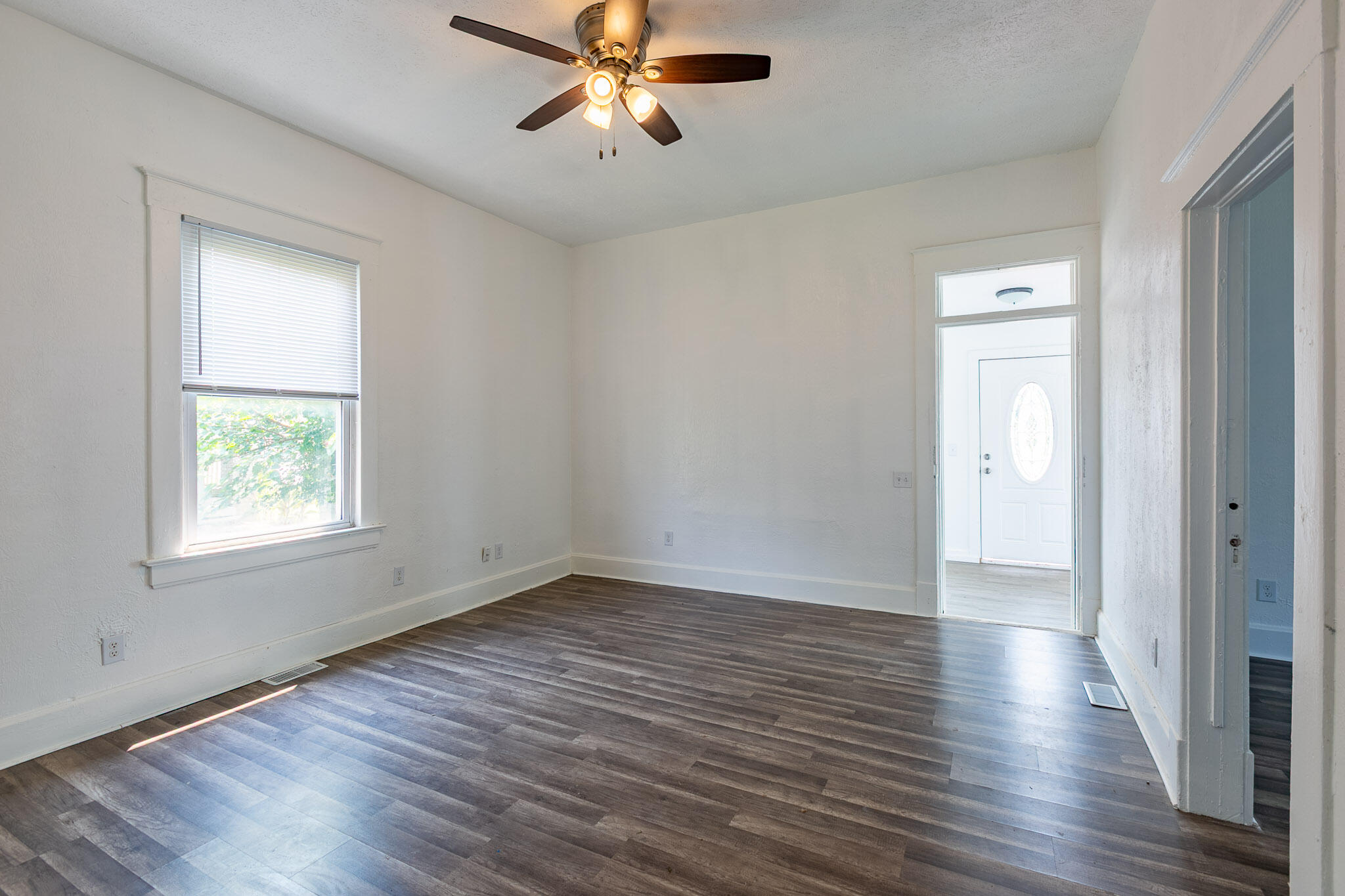 2121 West College Street Property Photo 19