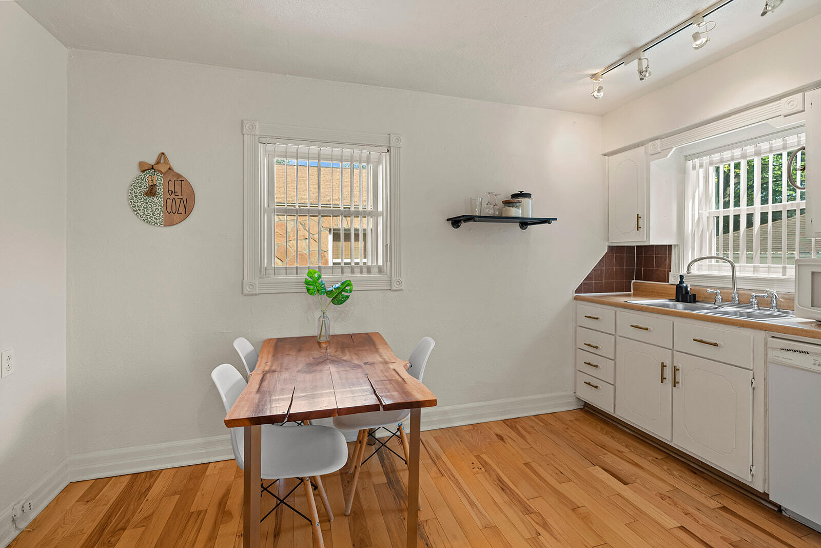 504 East Cozy Street Property Photo 12