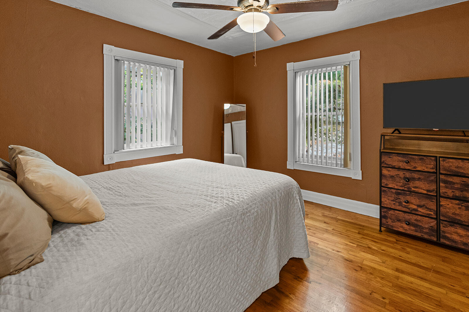 504 East Cozy Street Property Photo 14