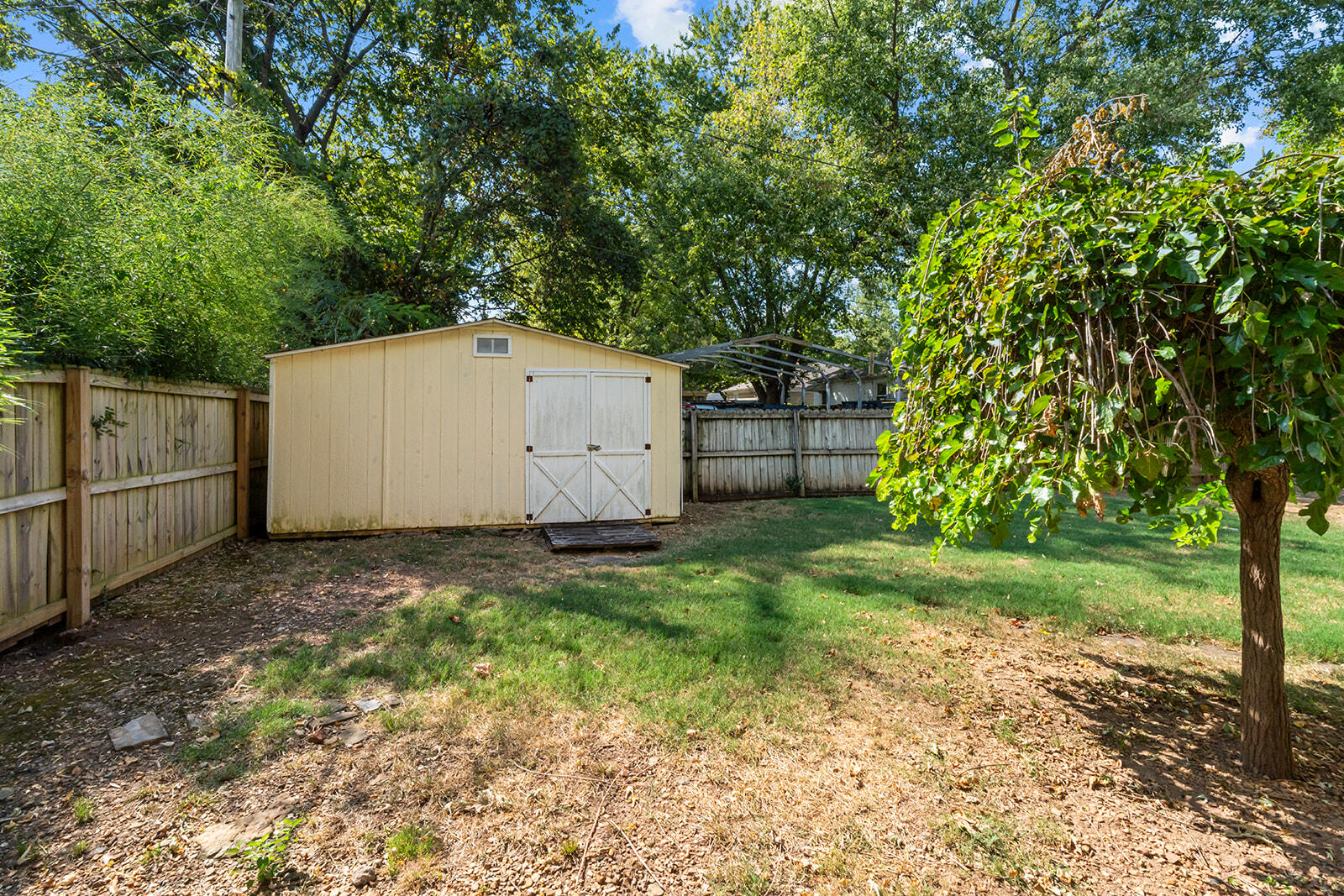 504 East Cozy Street Property Photo 22