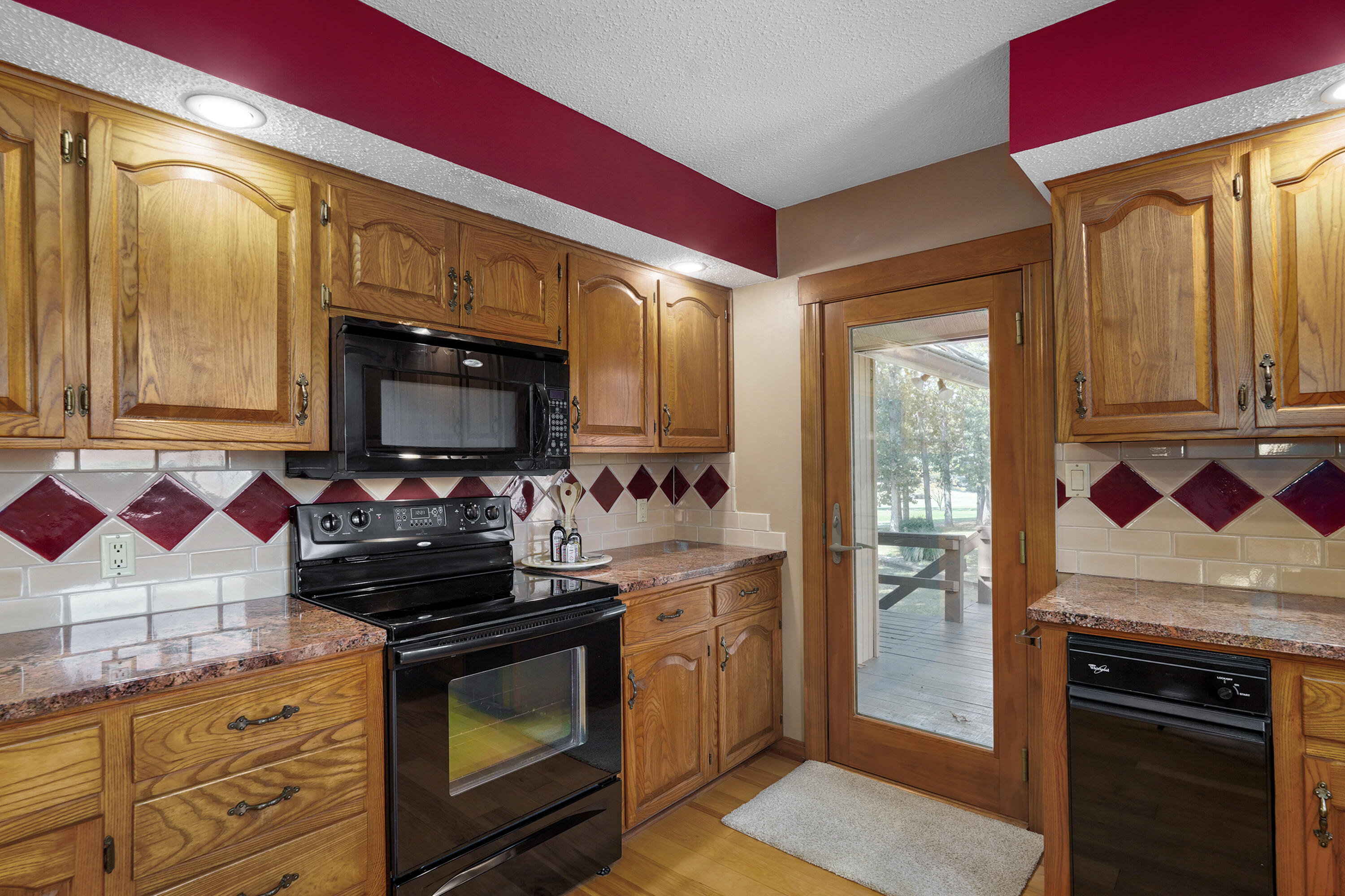 5103 Colonial Circle Property Photo 21