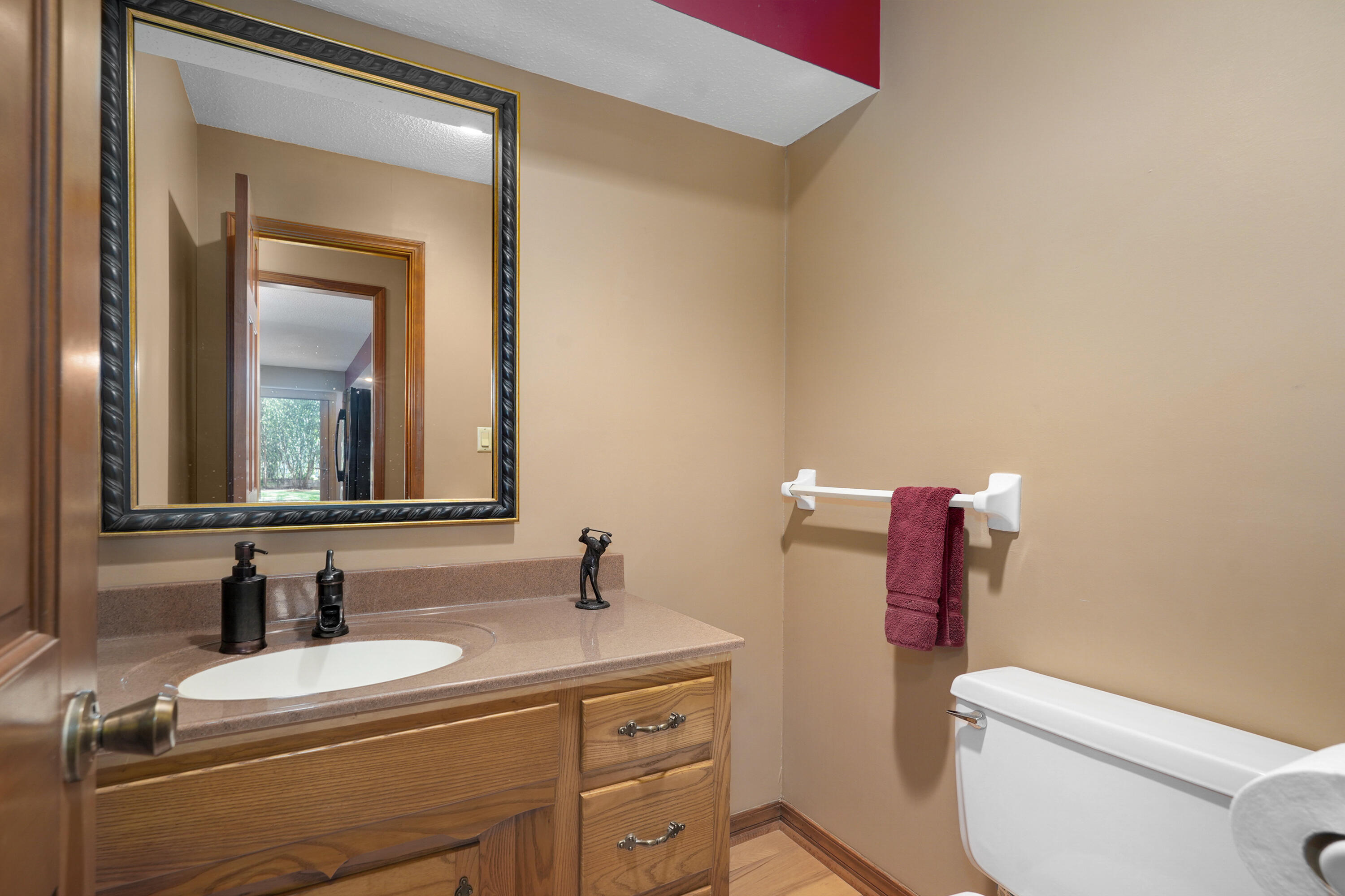 5103 Colonial Circle Property Photo 24