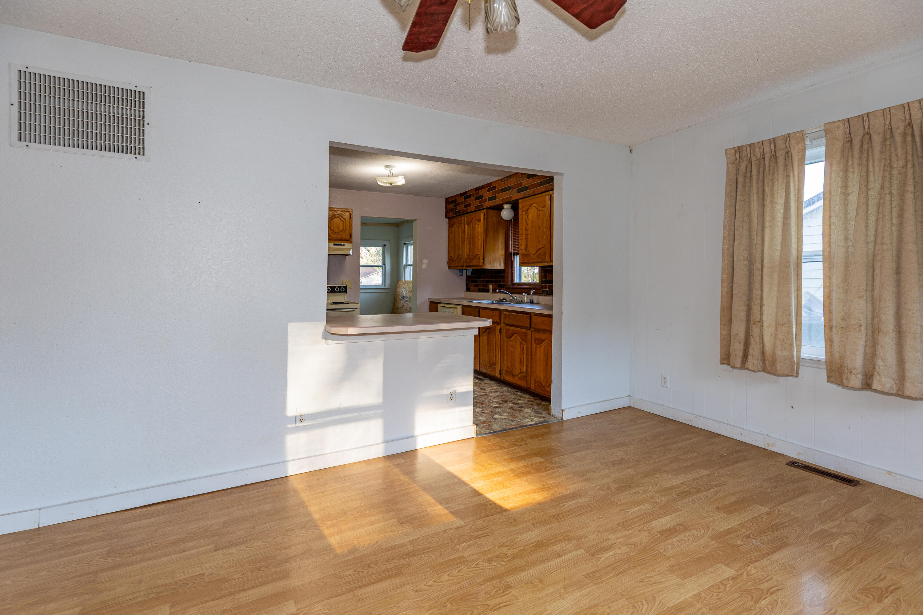 510 North Ash Street Property Photo 4