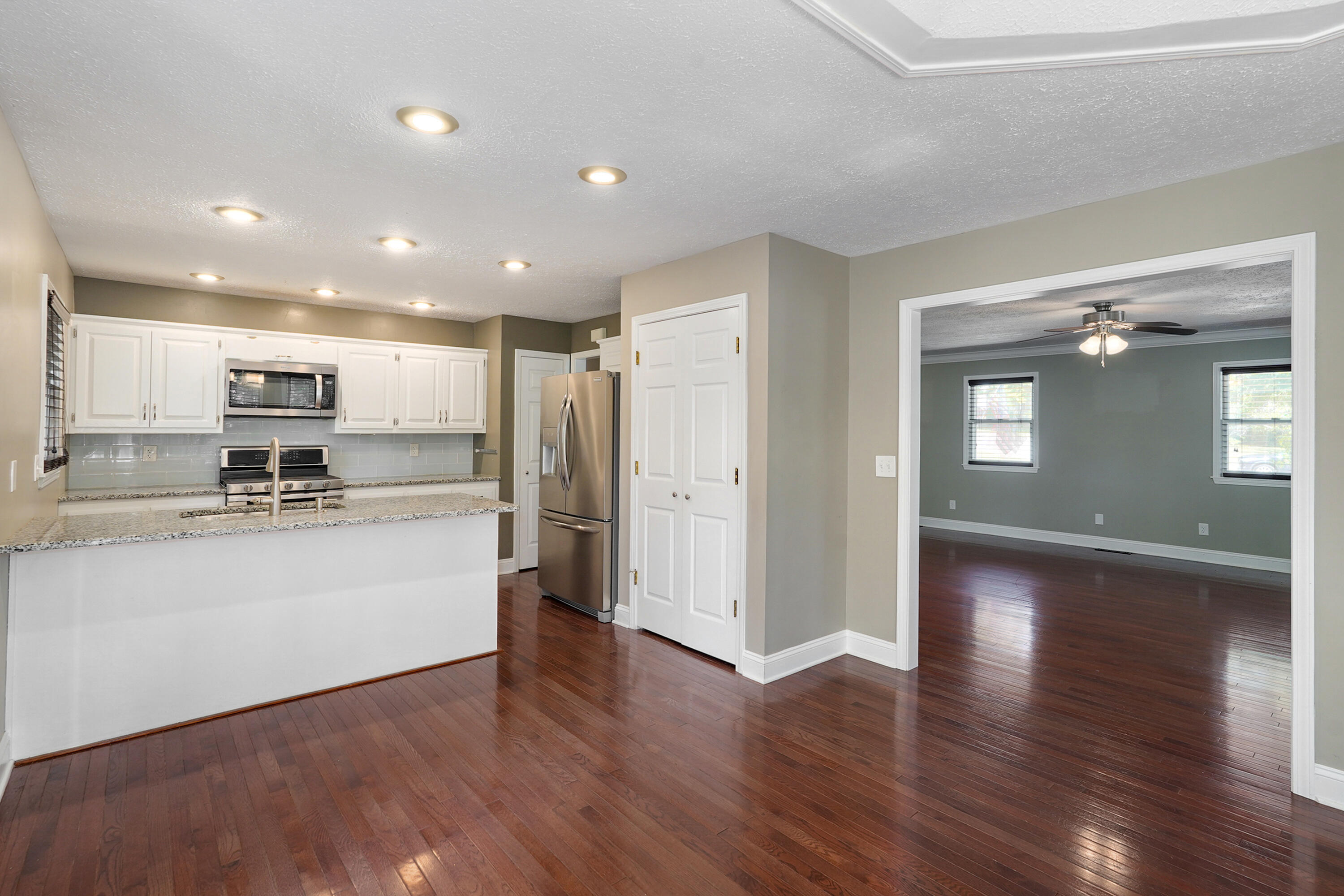 228 East Osage Drive Property Photo 10