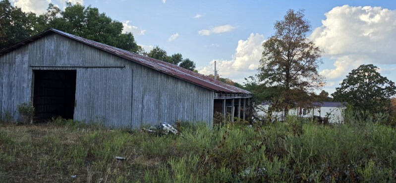 3723 Weaver Road Property Photo 4
