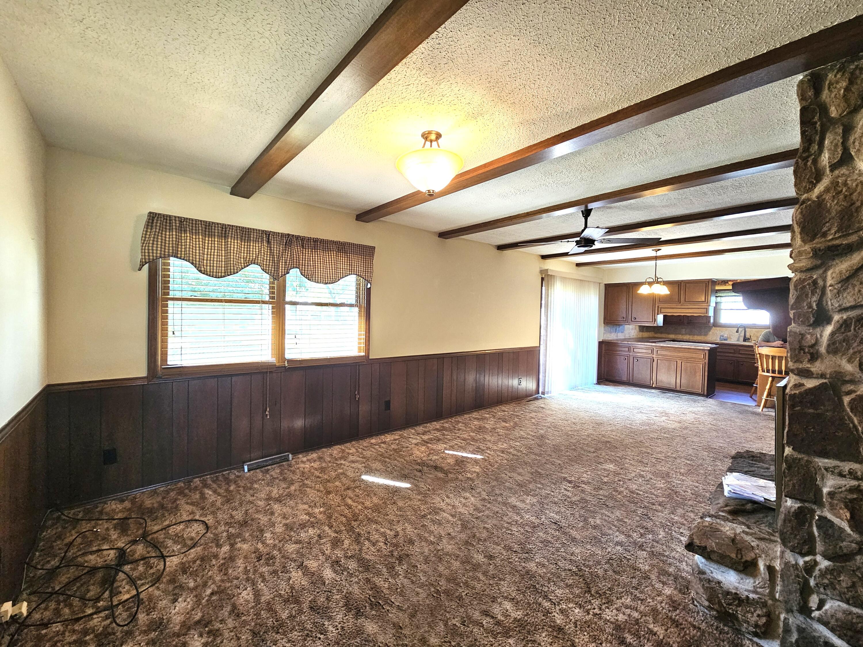 713 South Locust Street Property Photo 18