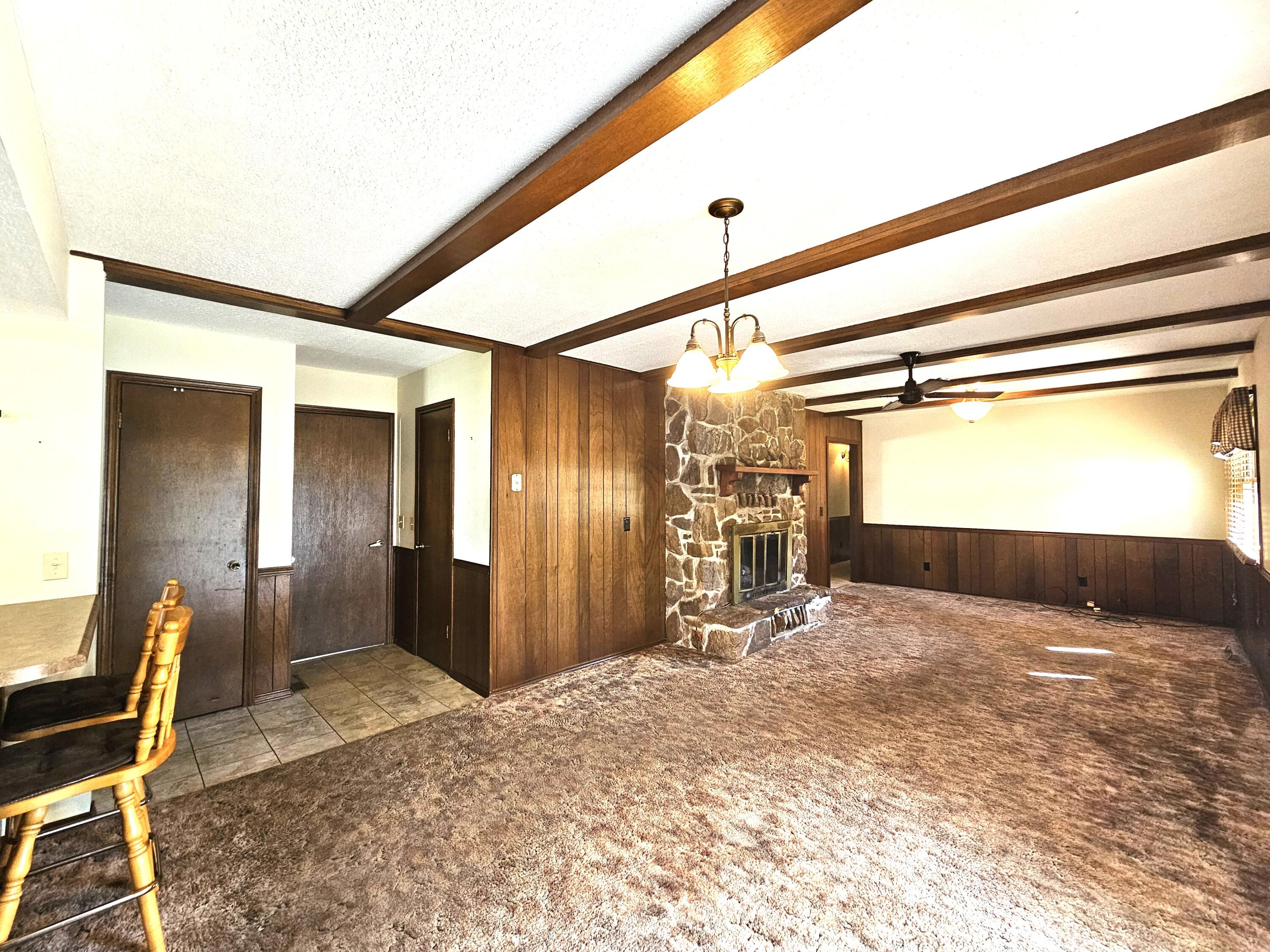713 South Locust Street Property Photo 21