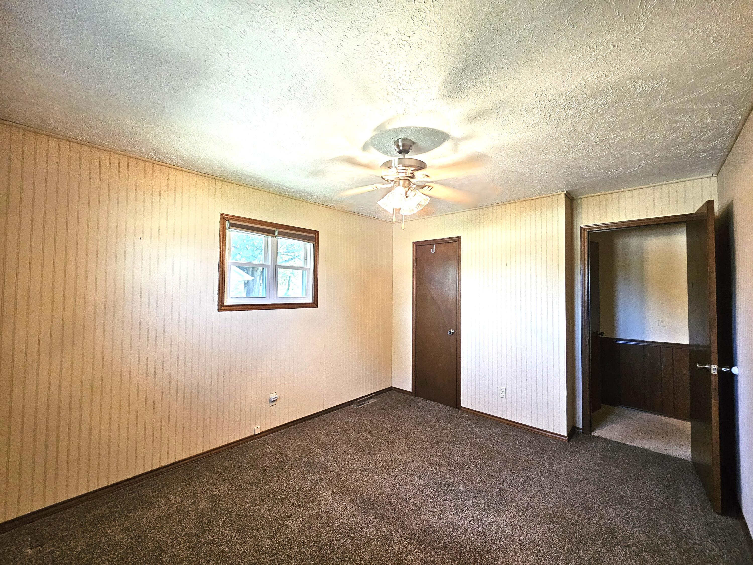 713 South Locust Street Property Photo 29