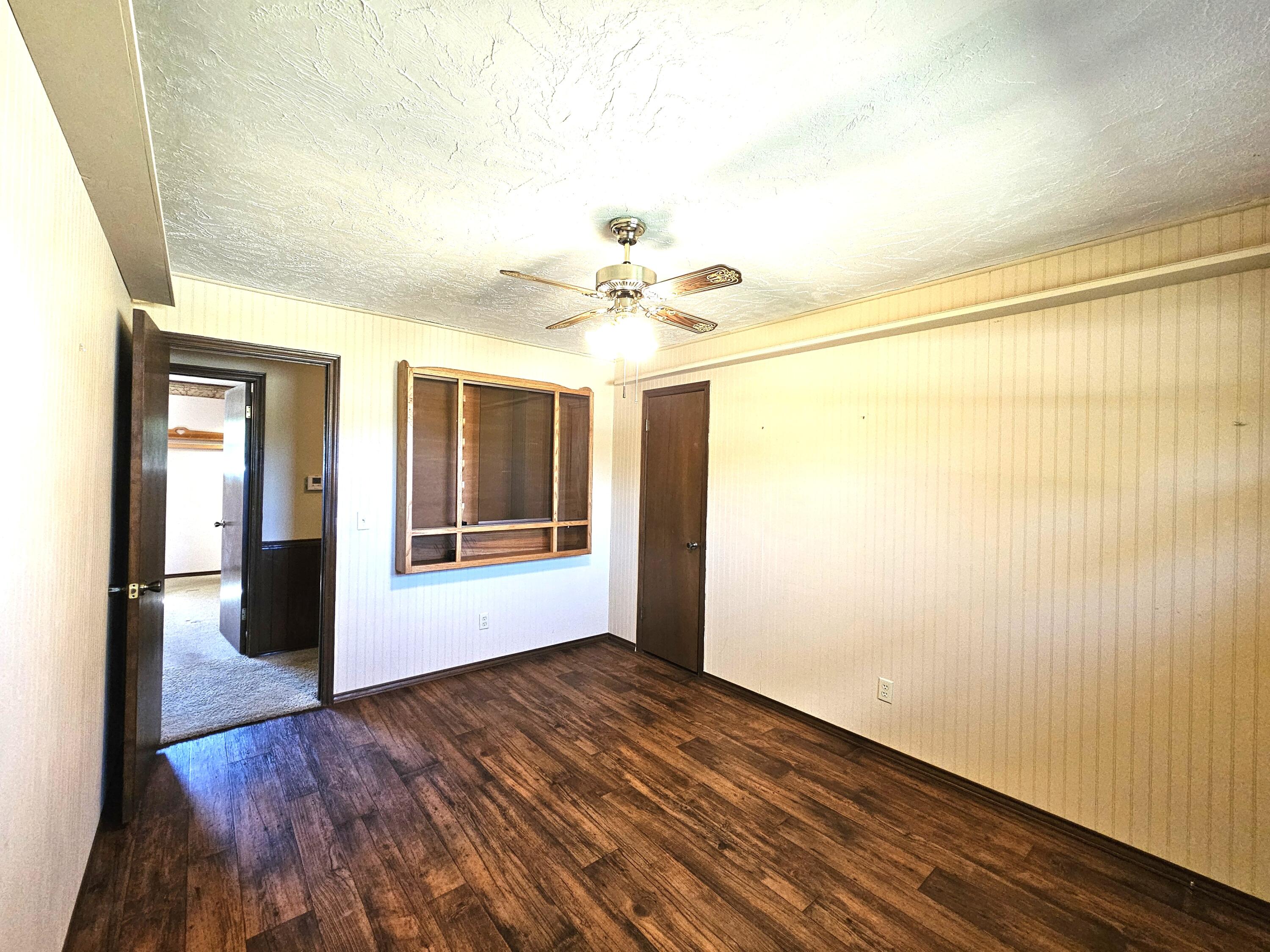 713 South Locust Street Property Photo 34