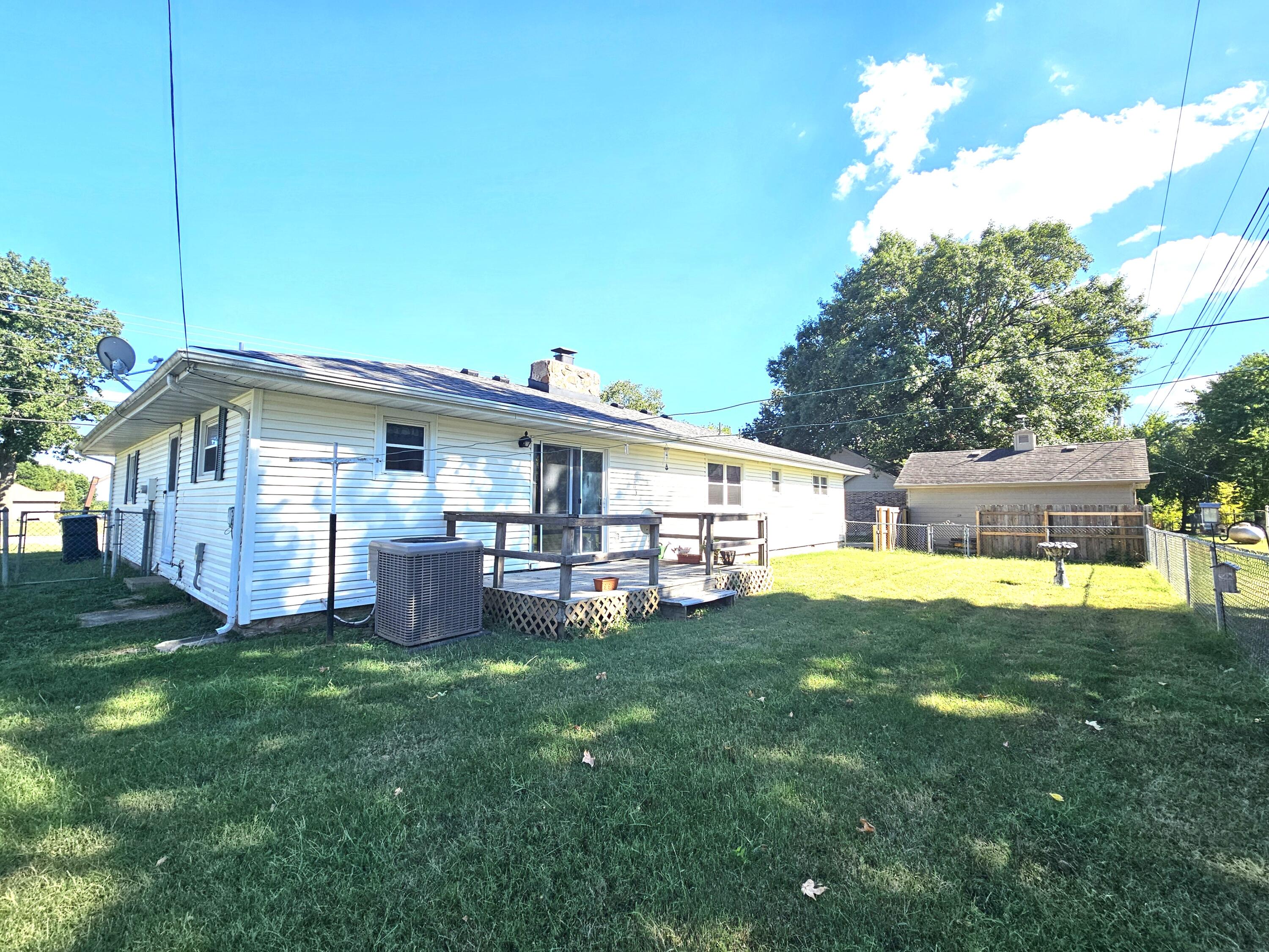 713 South Locust Street Property Photo 38
