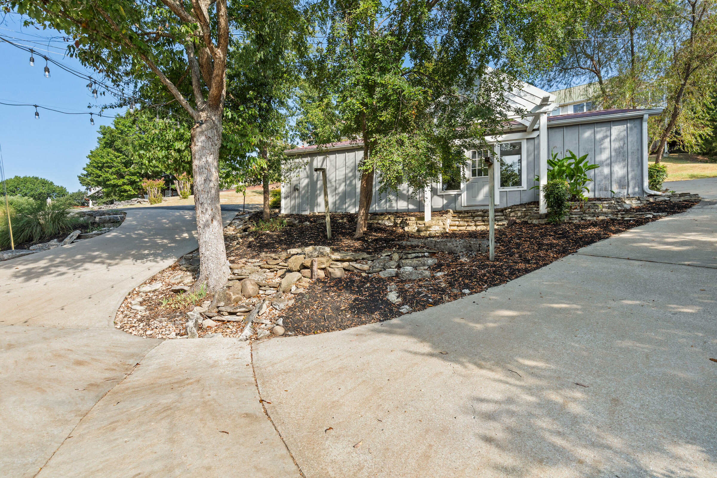 70 Stone Ledge Drive Property Photo 4