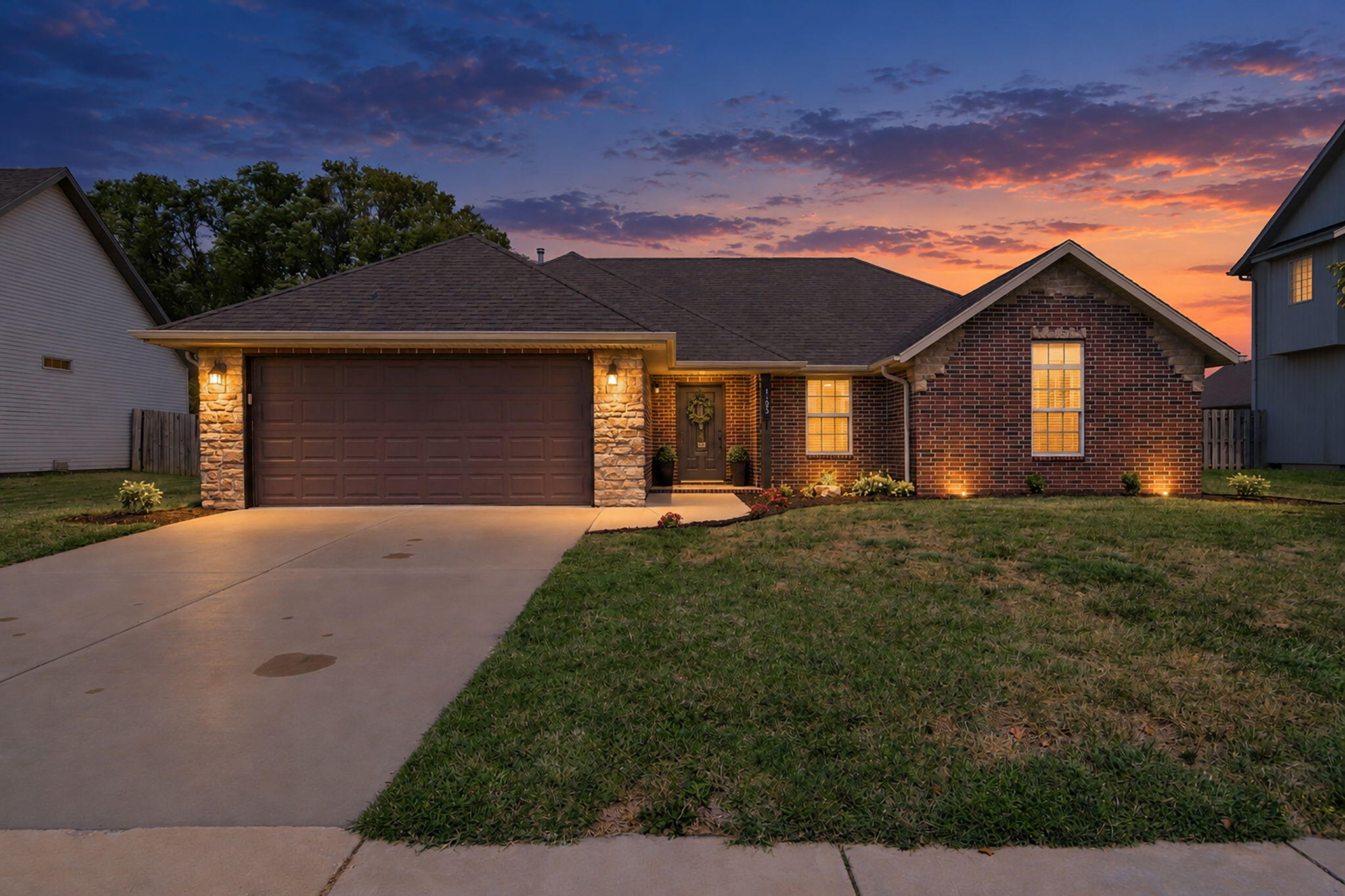 1103 East Cobblestone Drive Property Photo 1