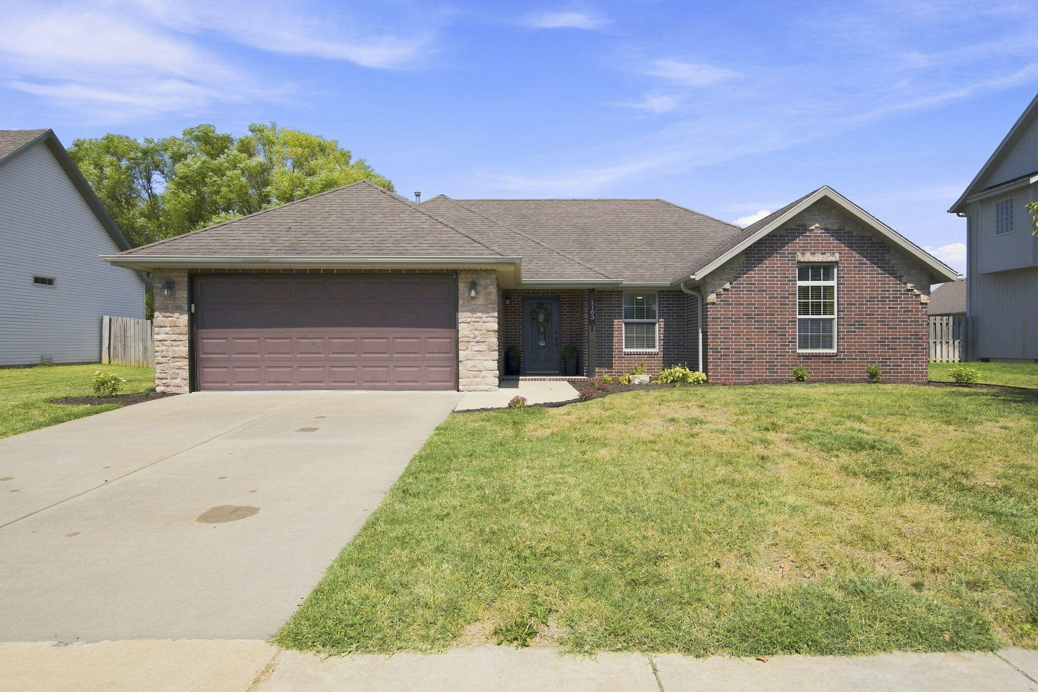 1103 East Cobblestone Drive Property Photo 2