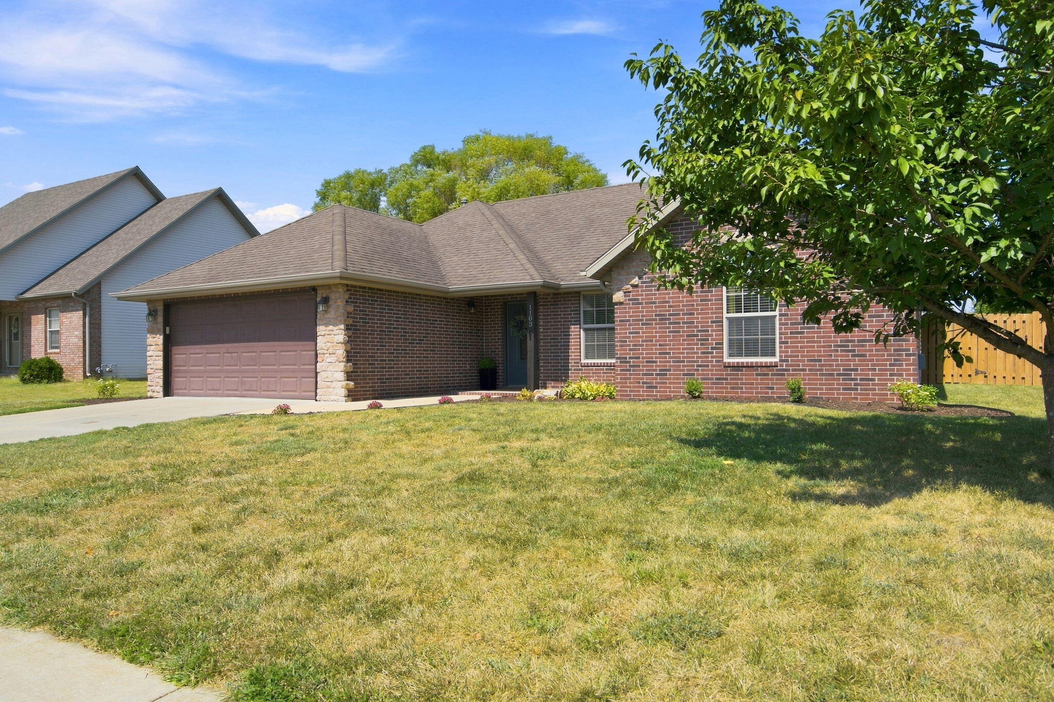 1103 East Cobblestone Drive Property Photo 3