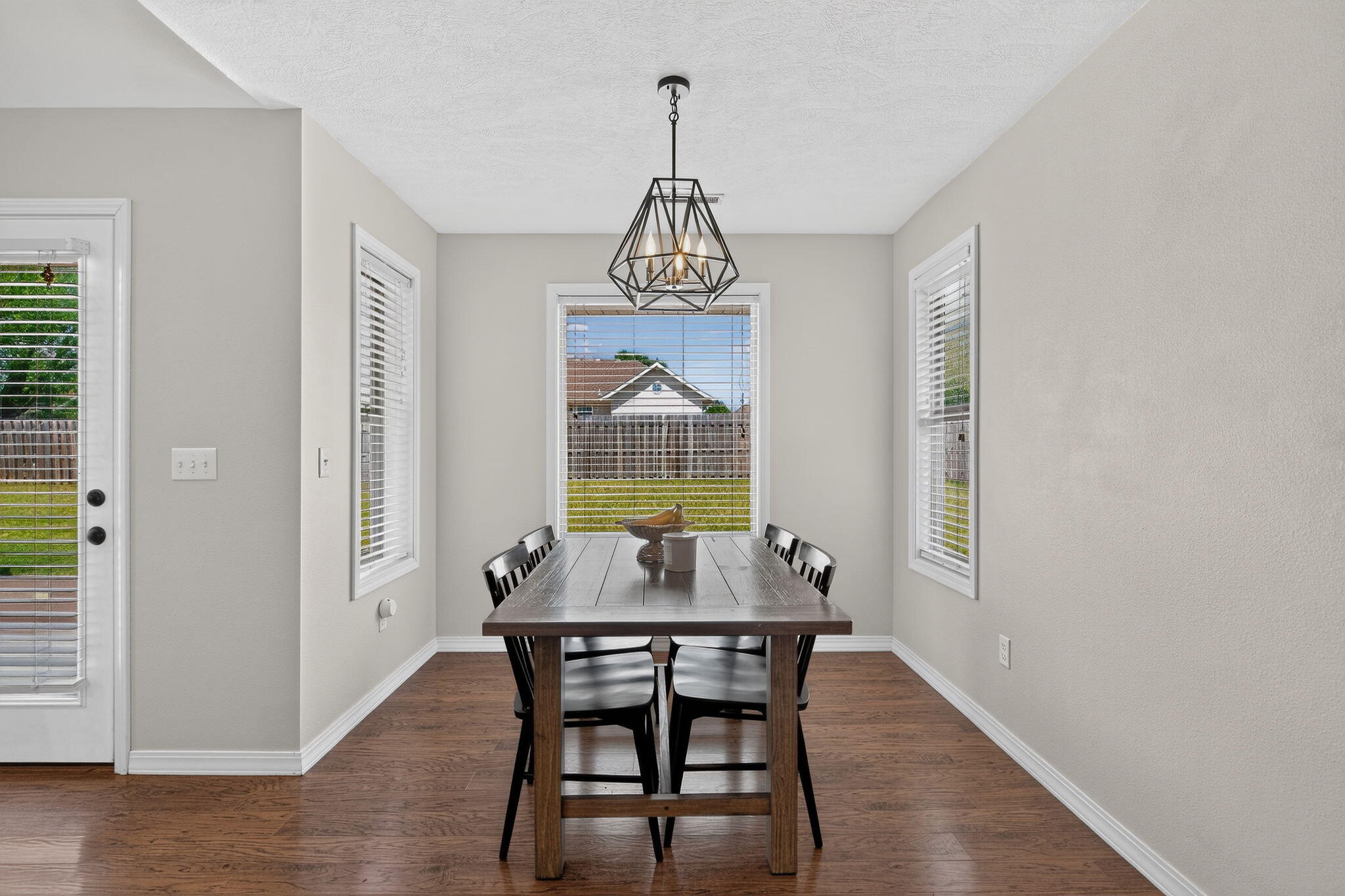 1103 East Cobblestone Drive Property Photo 12