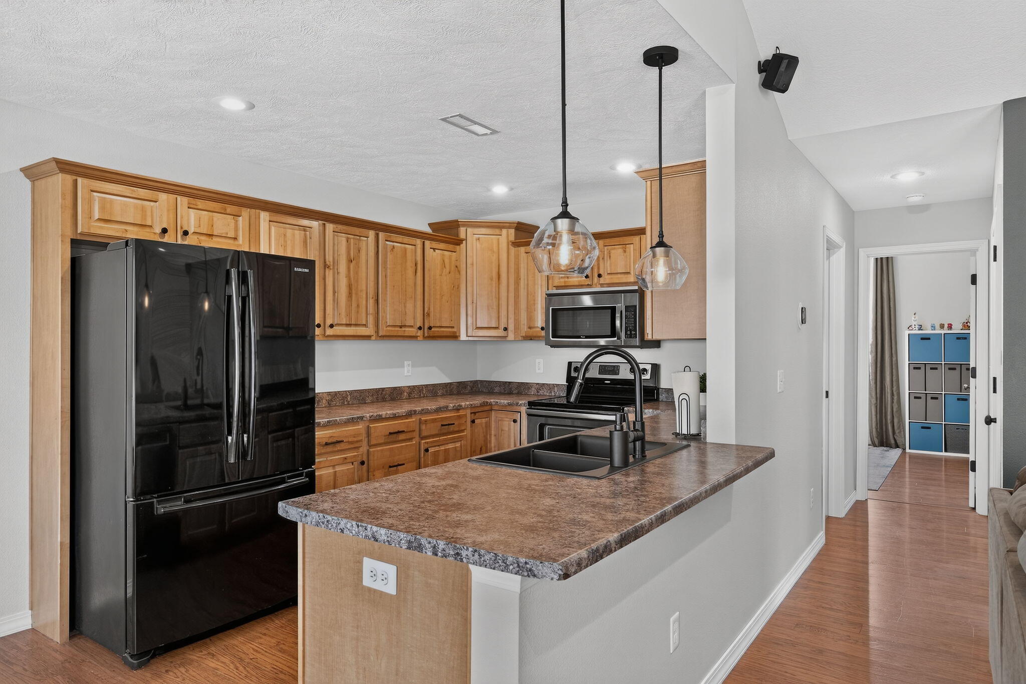 1103 East Cobblestone Drive Property Photo 14