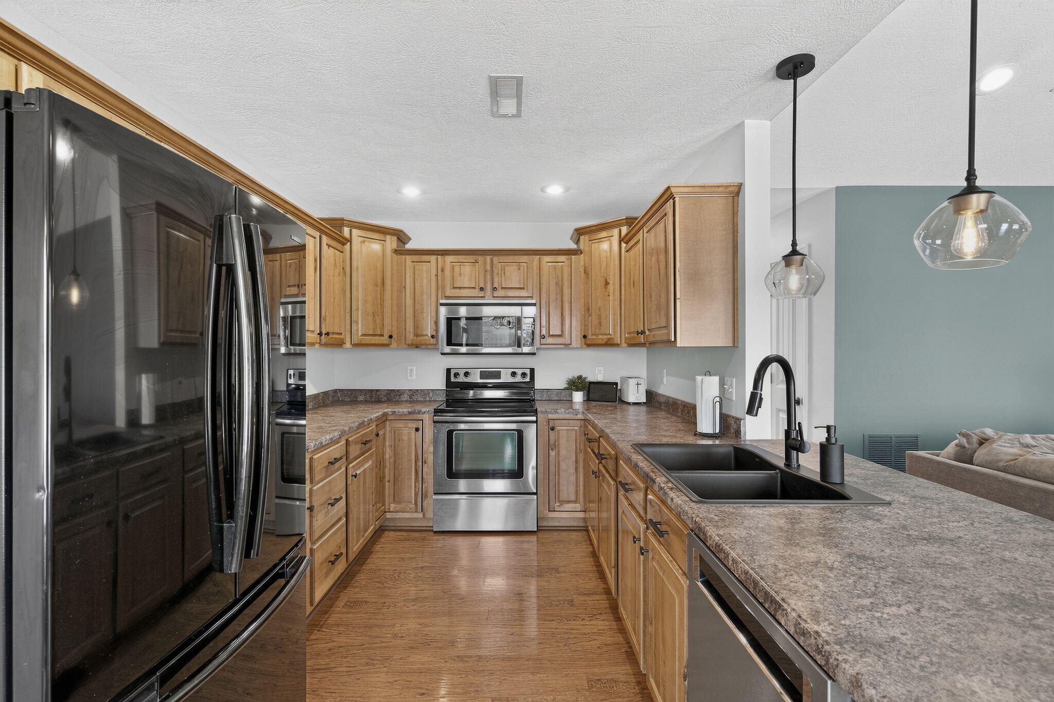 1103 East Cobblestone Drive Property Photo 15