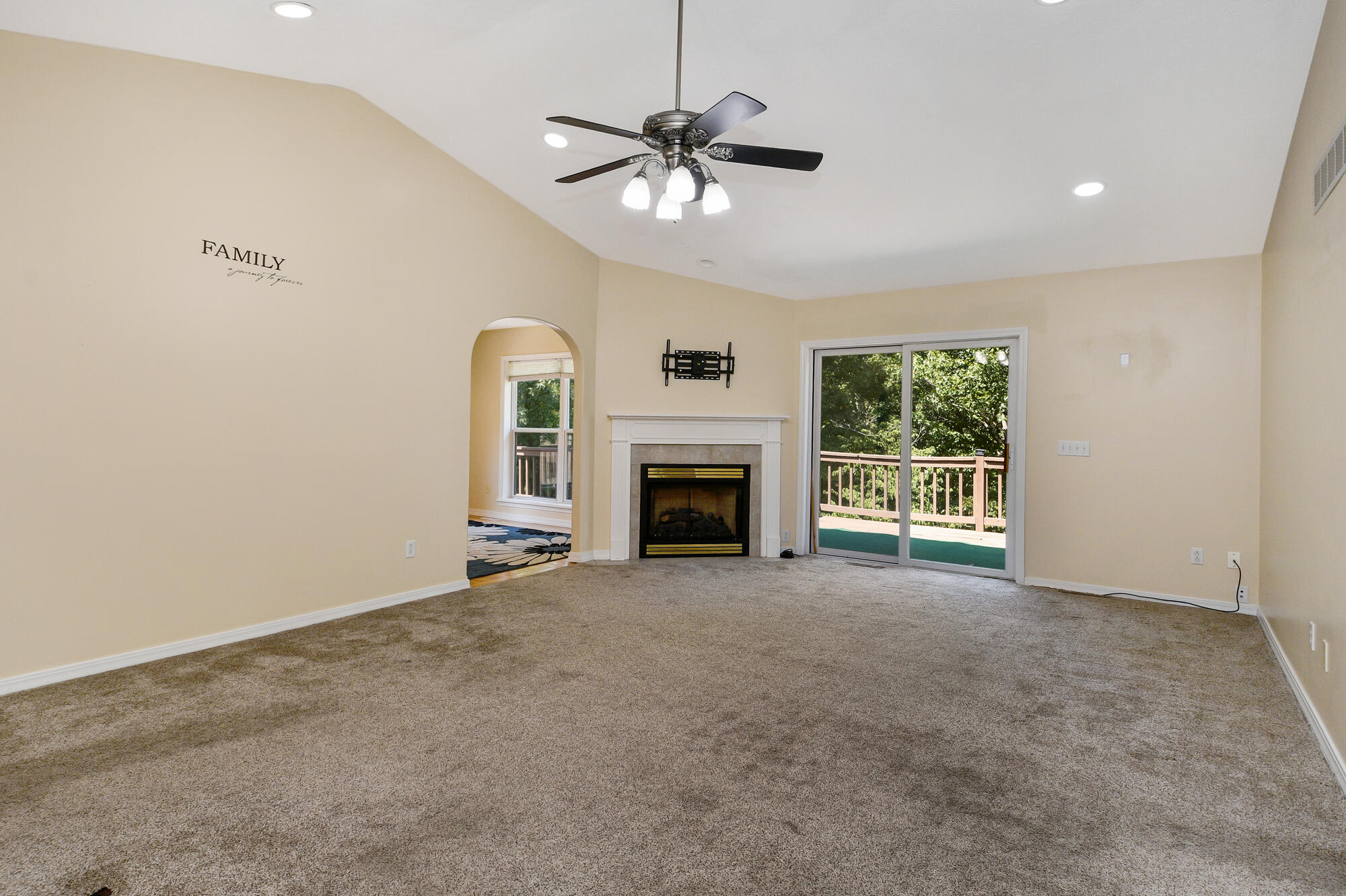 215 Queensberry Road Property Photo 5
