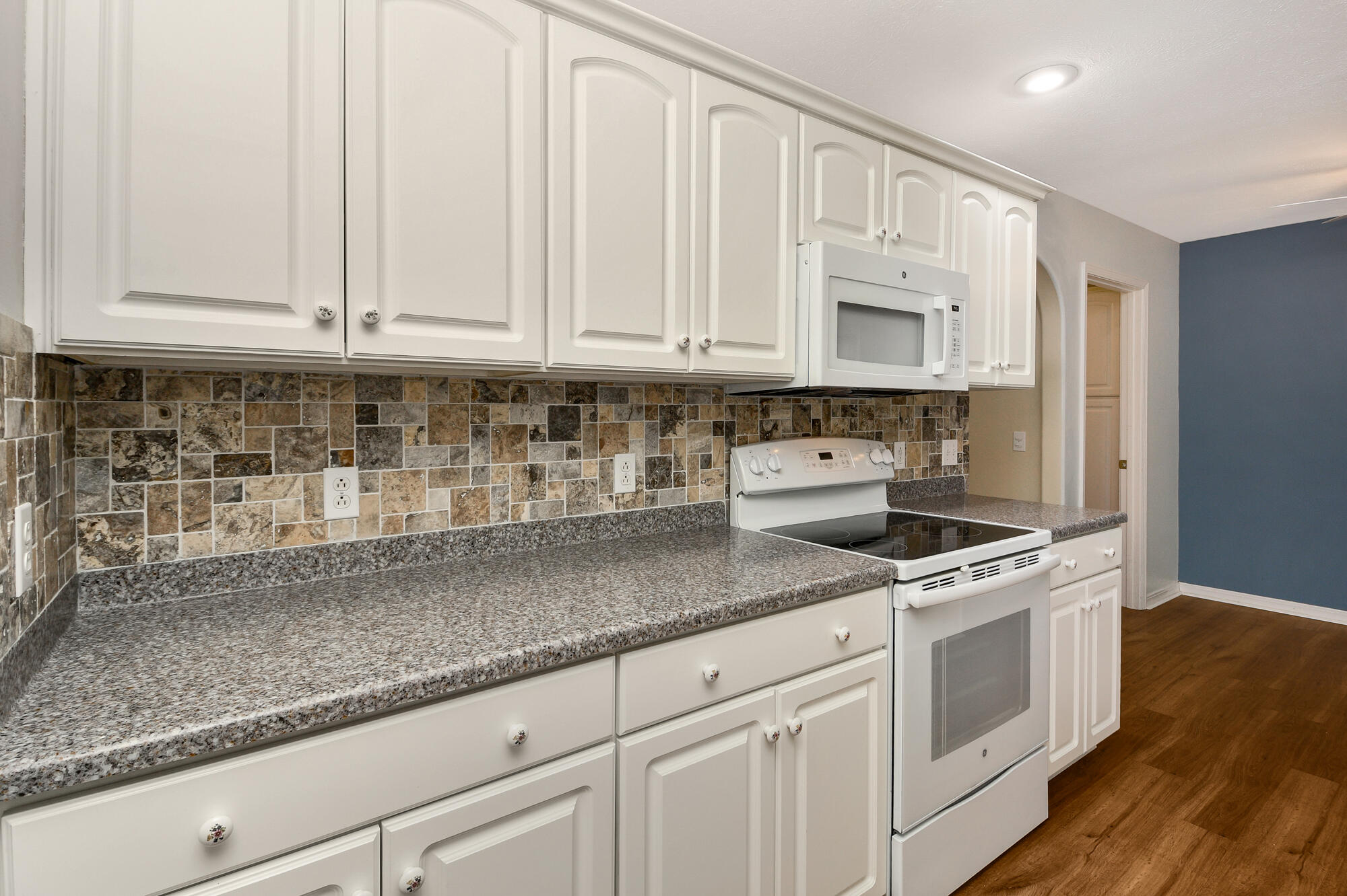 215 Queensberry Road Property Photo 12