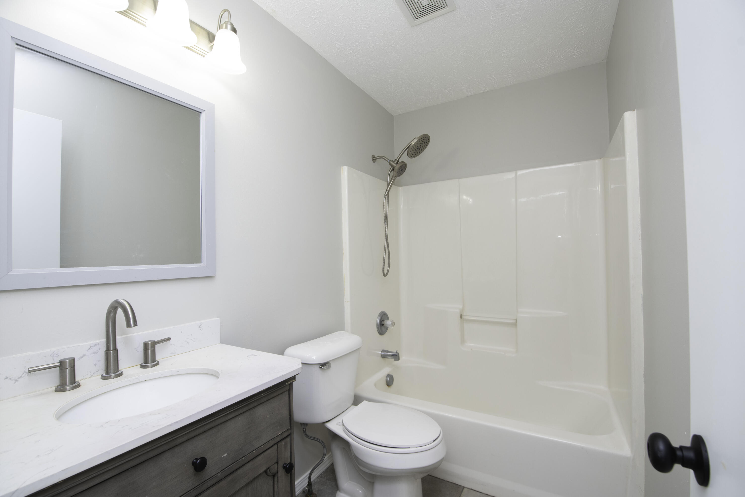 3355 South Valley View Drive Property Photo 11
