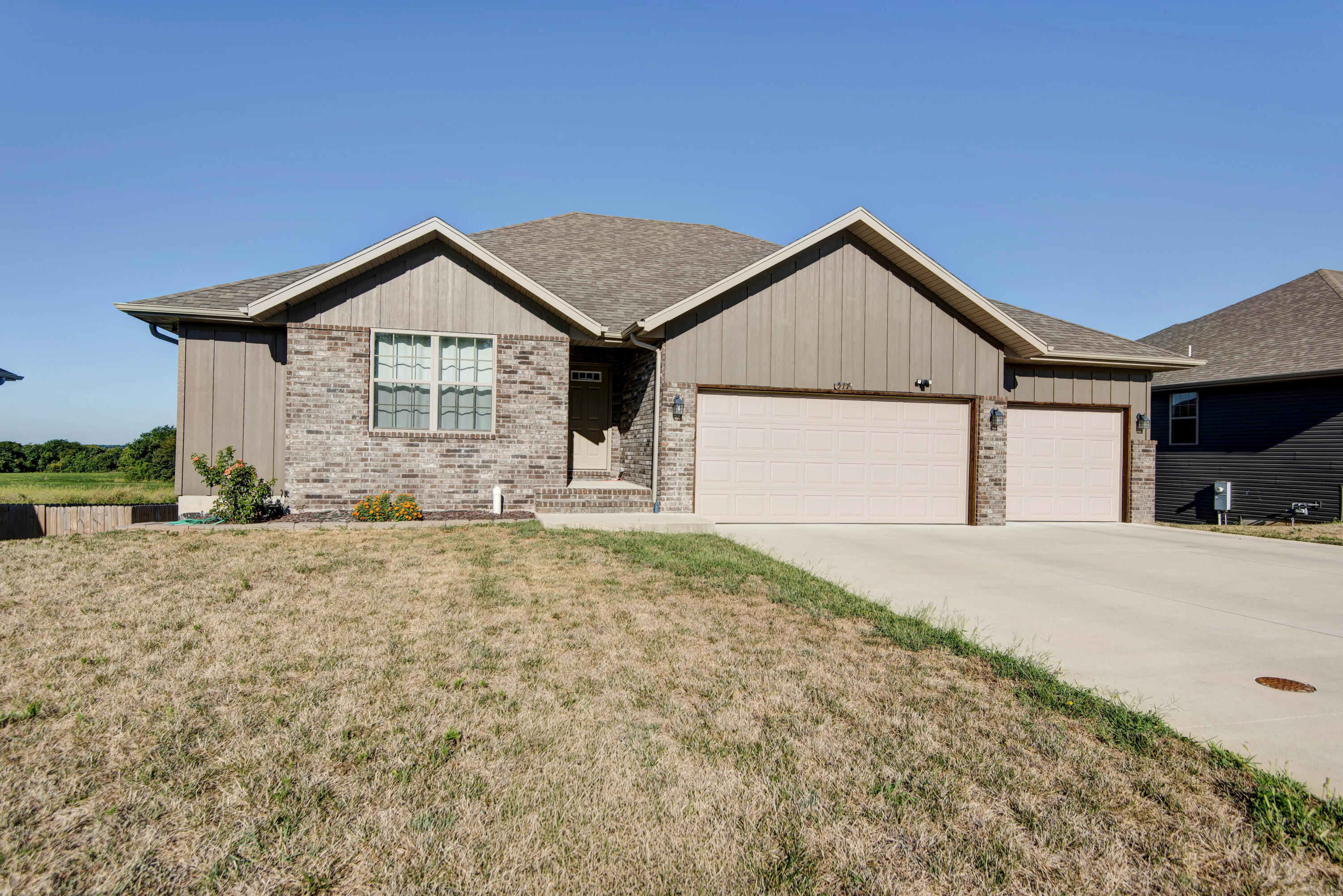 517 North Stella Court Property Photo 2