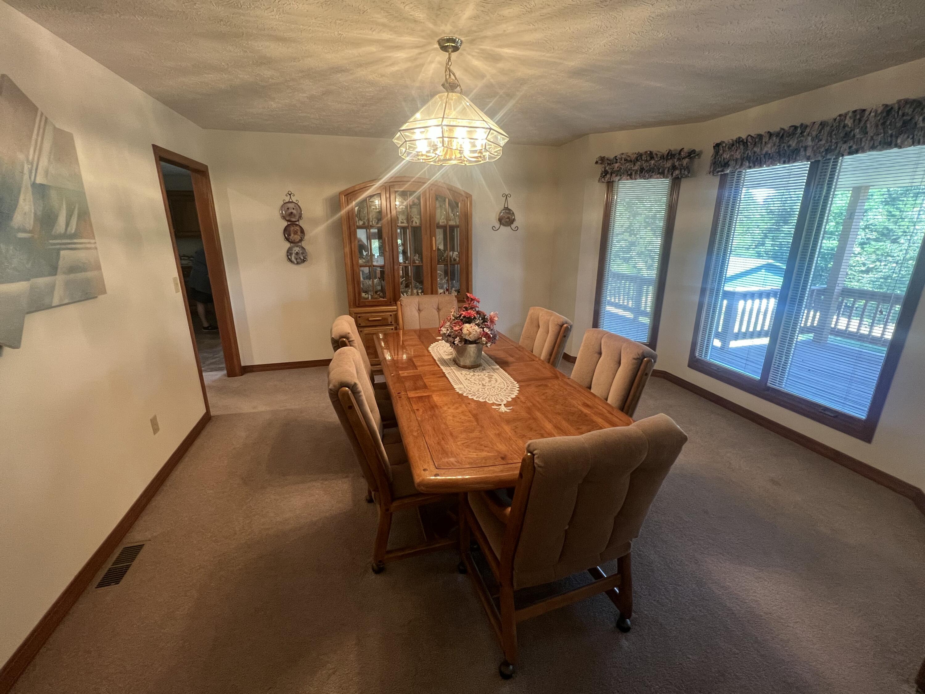1525 South Farm Road 241 Property Photo 11