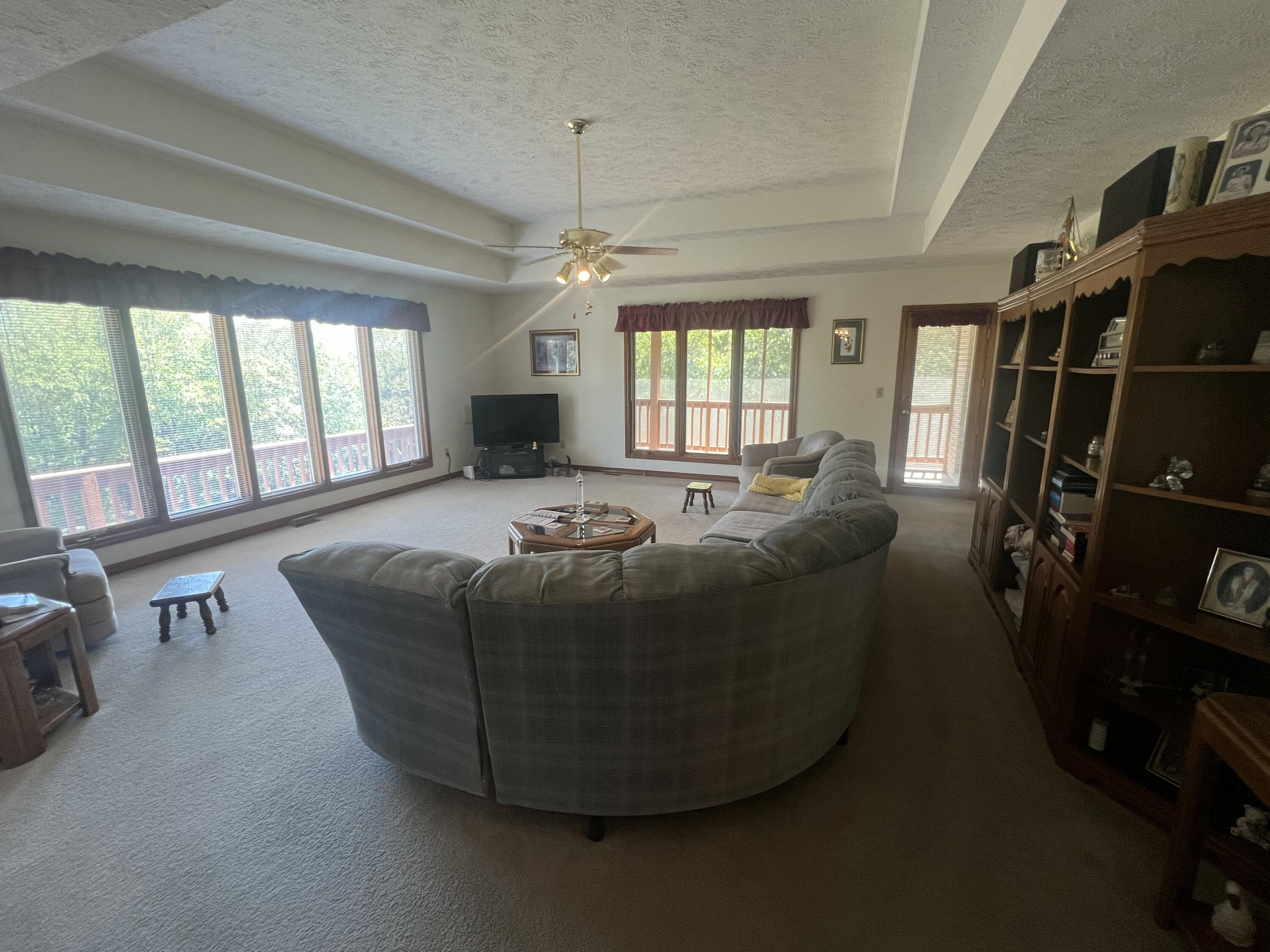 1525 South Farm Road 241 Property Photo 12