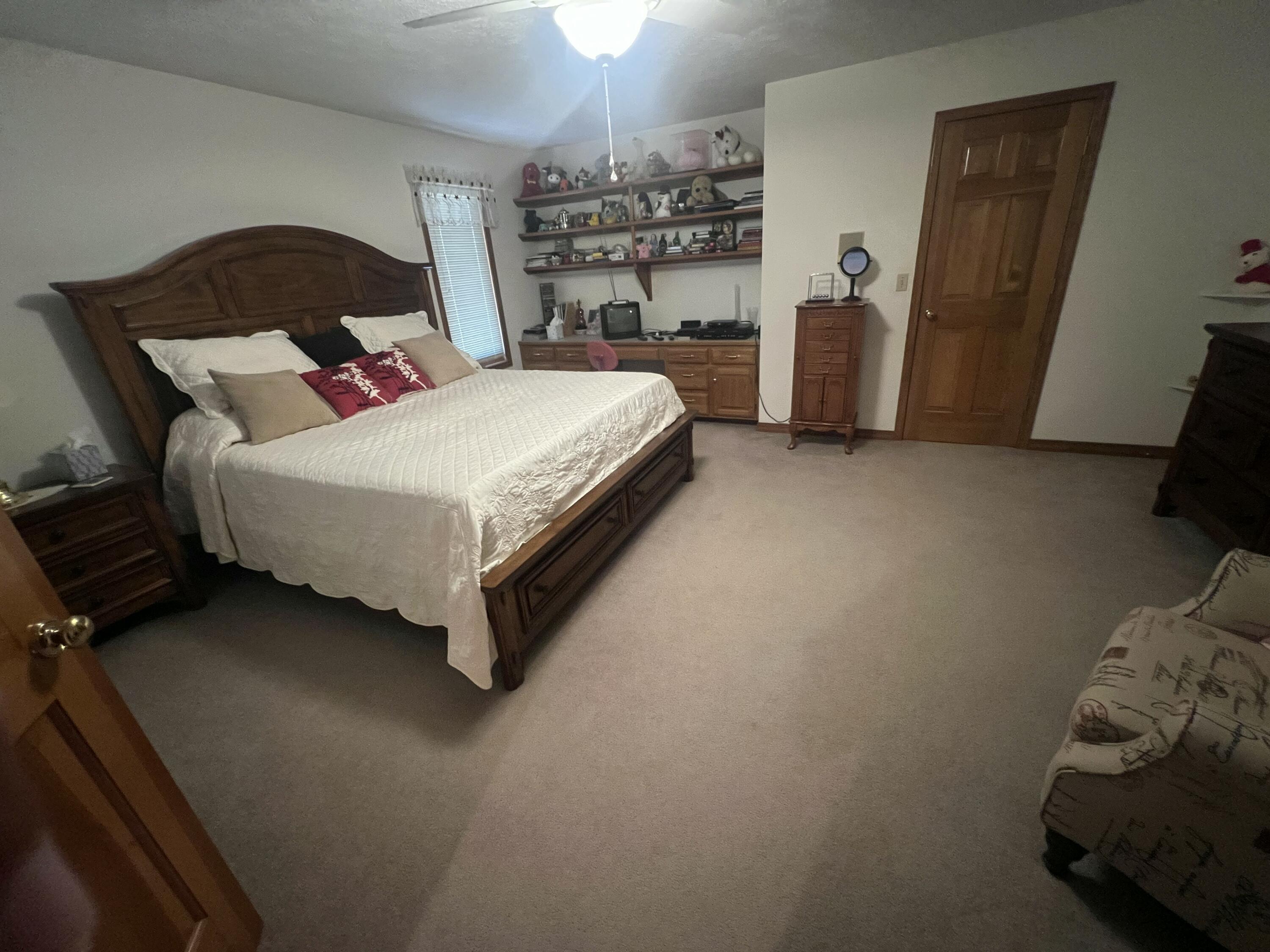 1525 South Farm Road 241 Property Photo 14