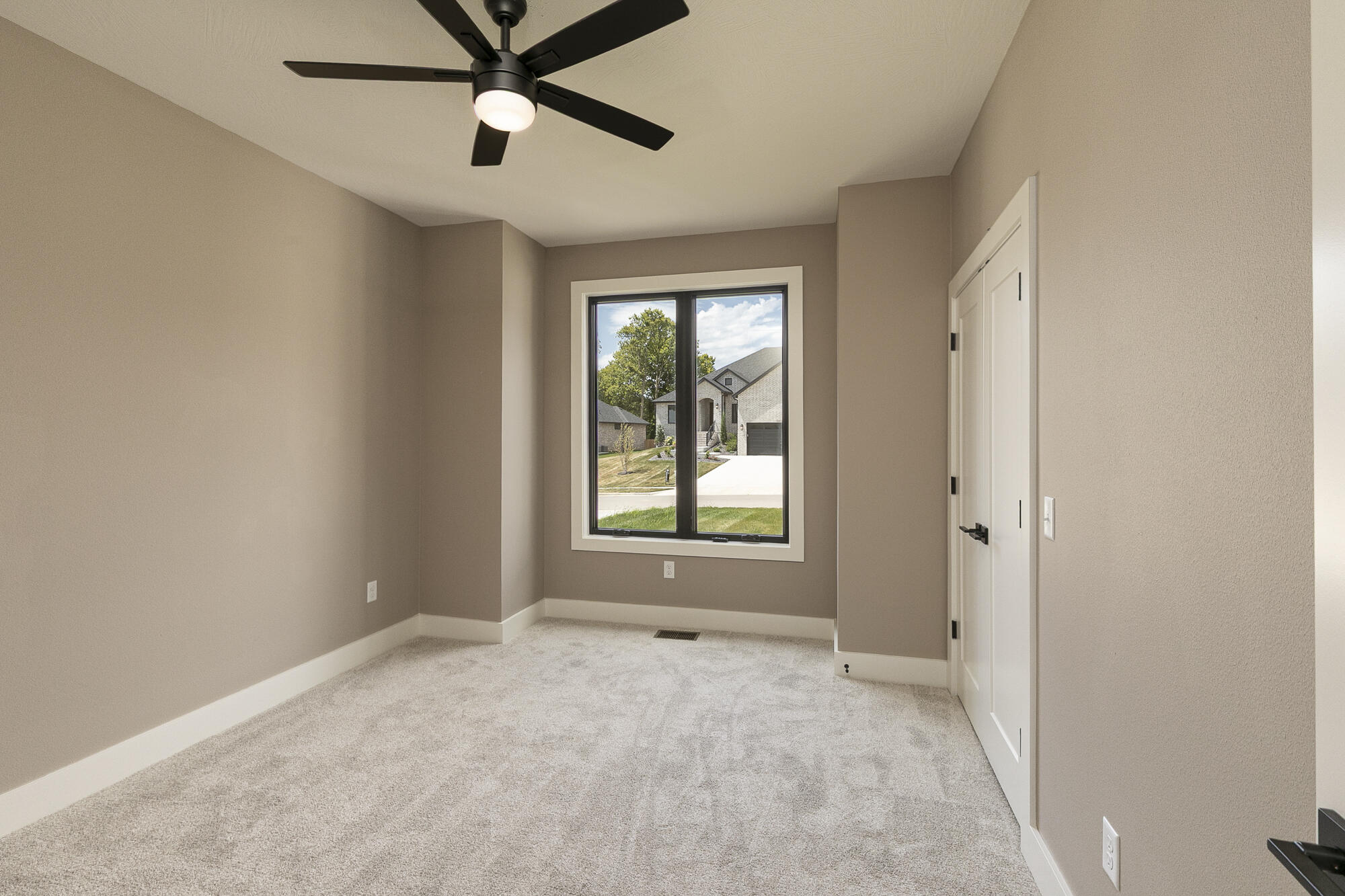 2038 North Silver Charm Avenue Property Photo 26