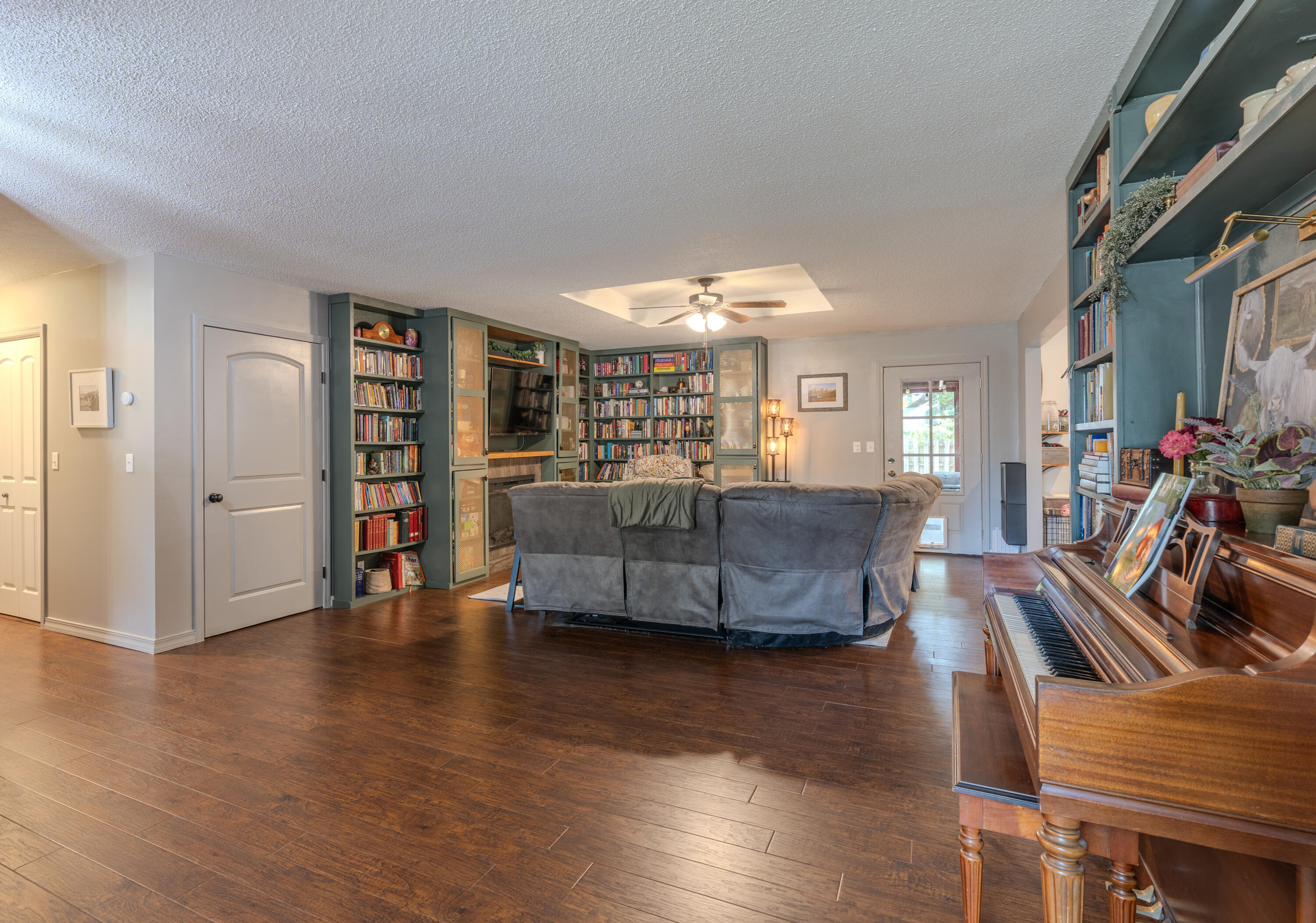 2758 West Swan Street Property Photo 6