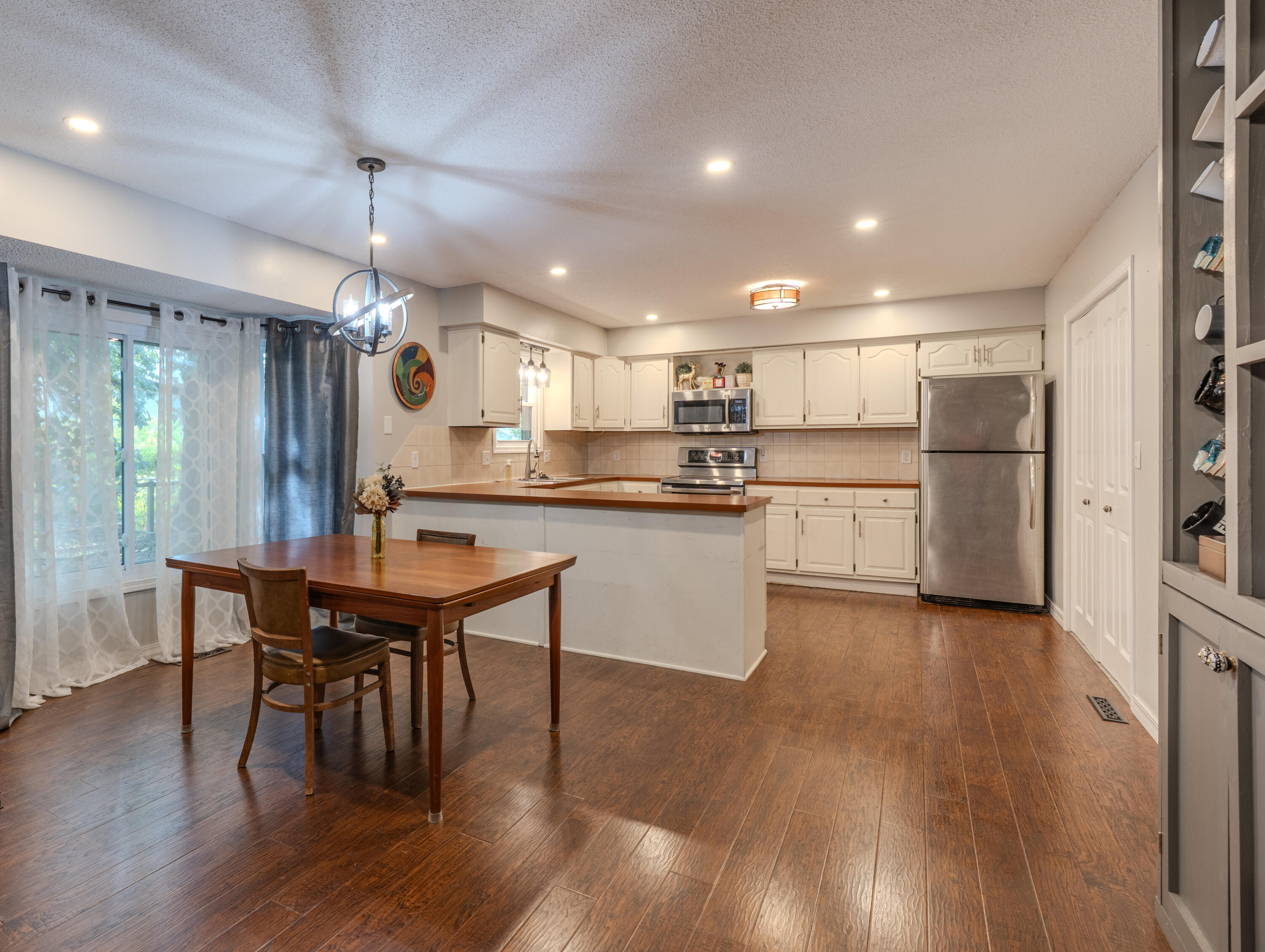 2758 West Swan Street Property Photo 9