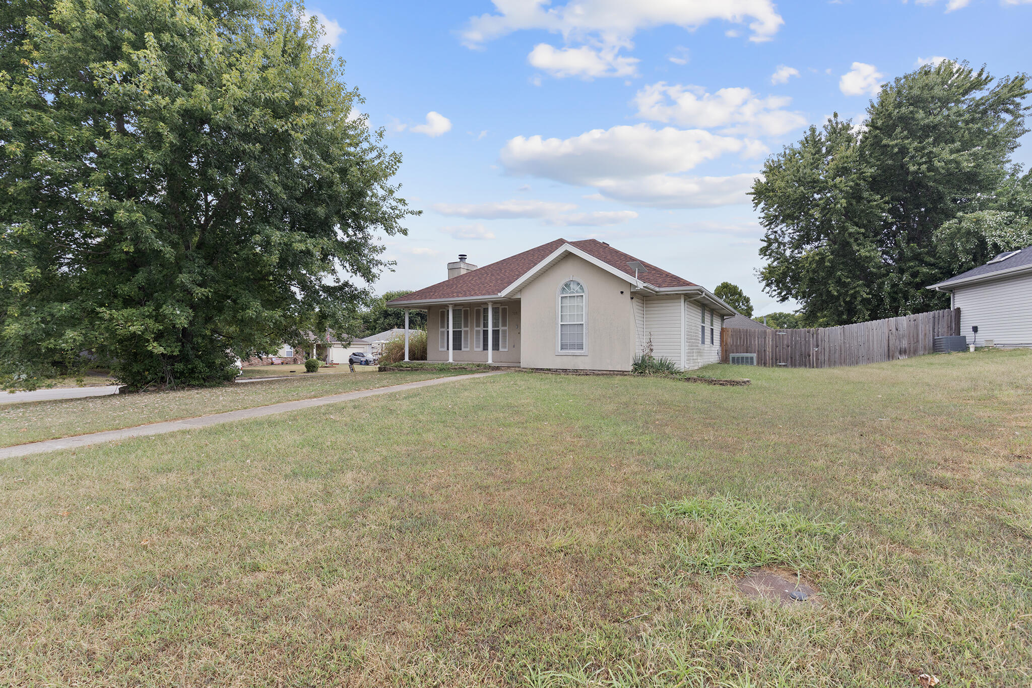 705 South Whippoorwill Drive Property Photo 3