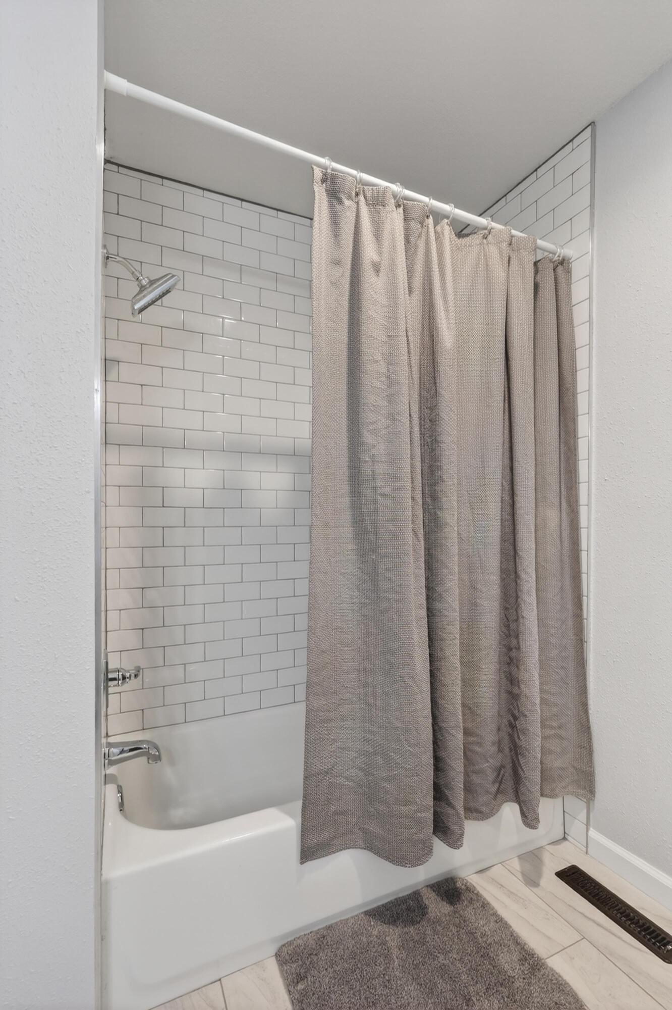 2102 West 12th Street Property Photo 28