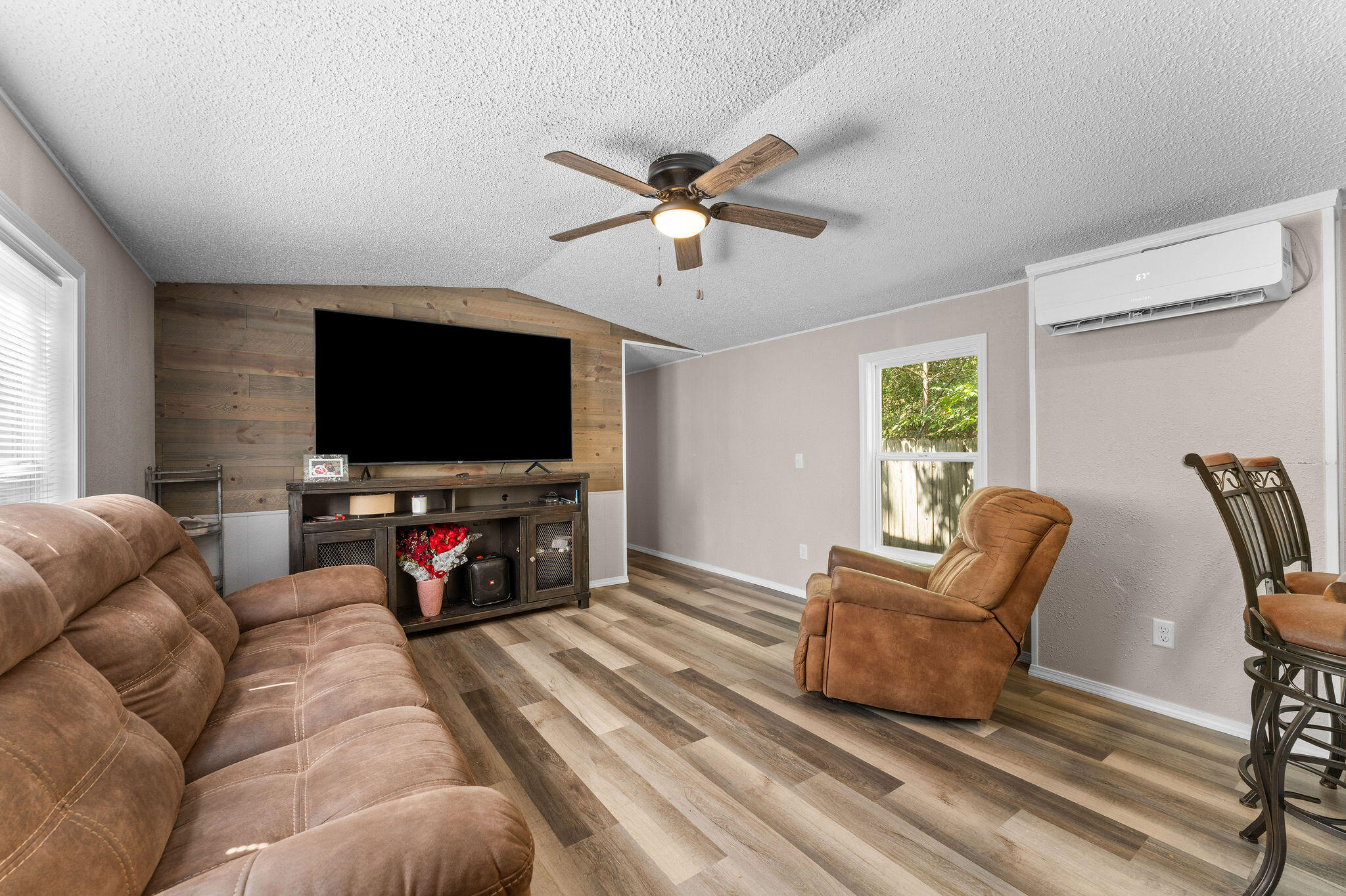 000 Aster Circle Property Photo 15