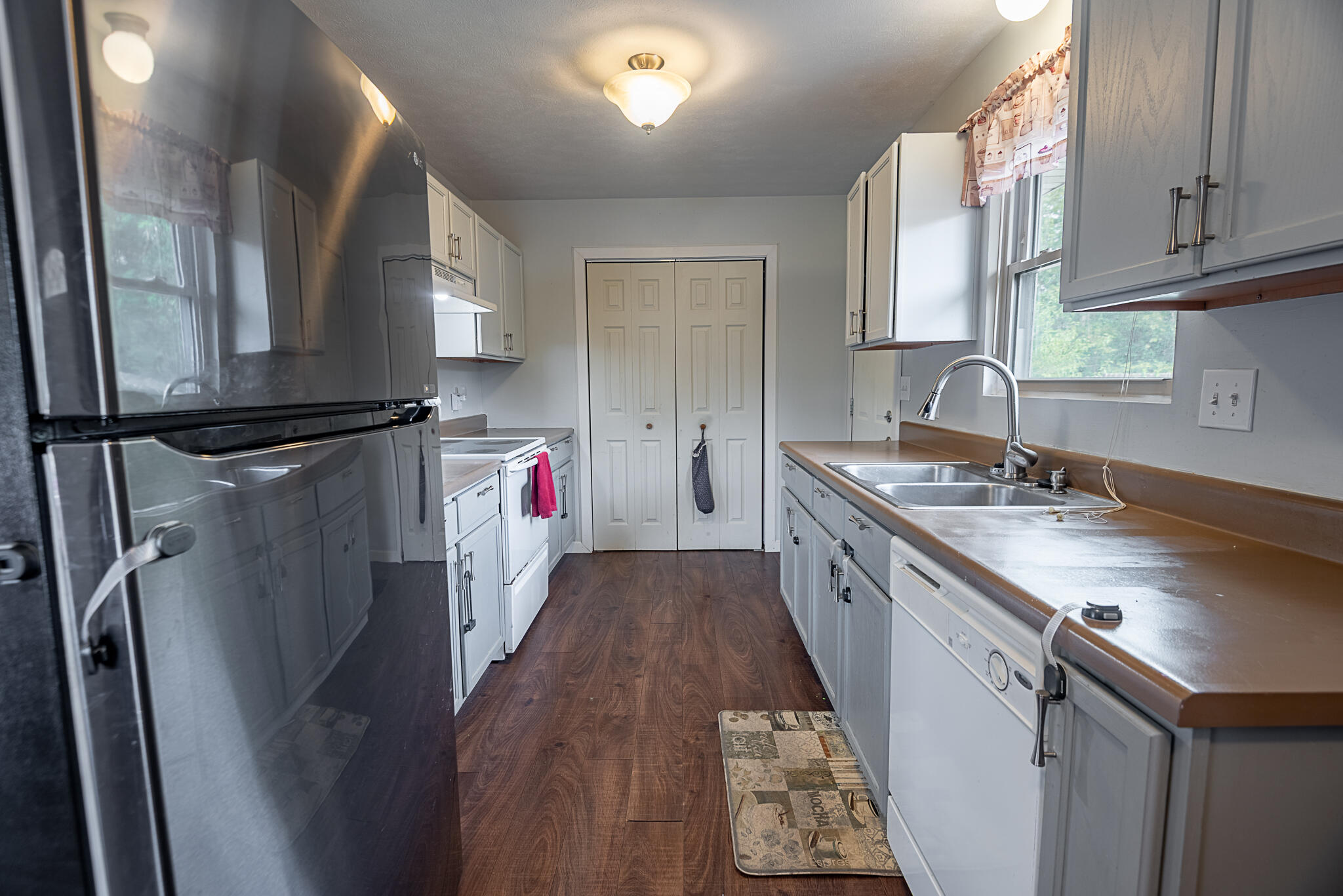 1202 North Oak Park Drive Property Photo 10