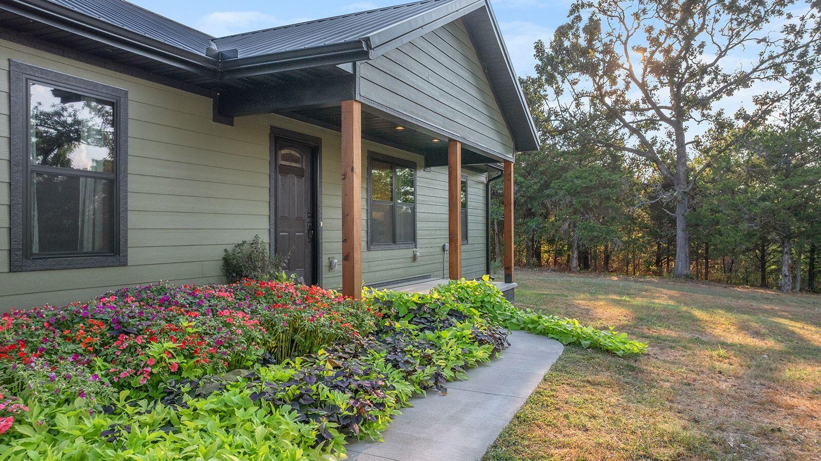 +2374 Upper Mill Creek Road Property Photo 2