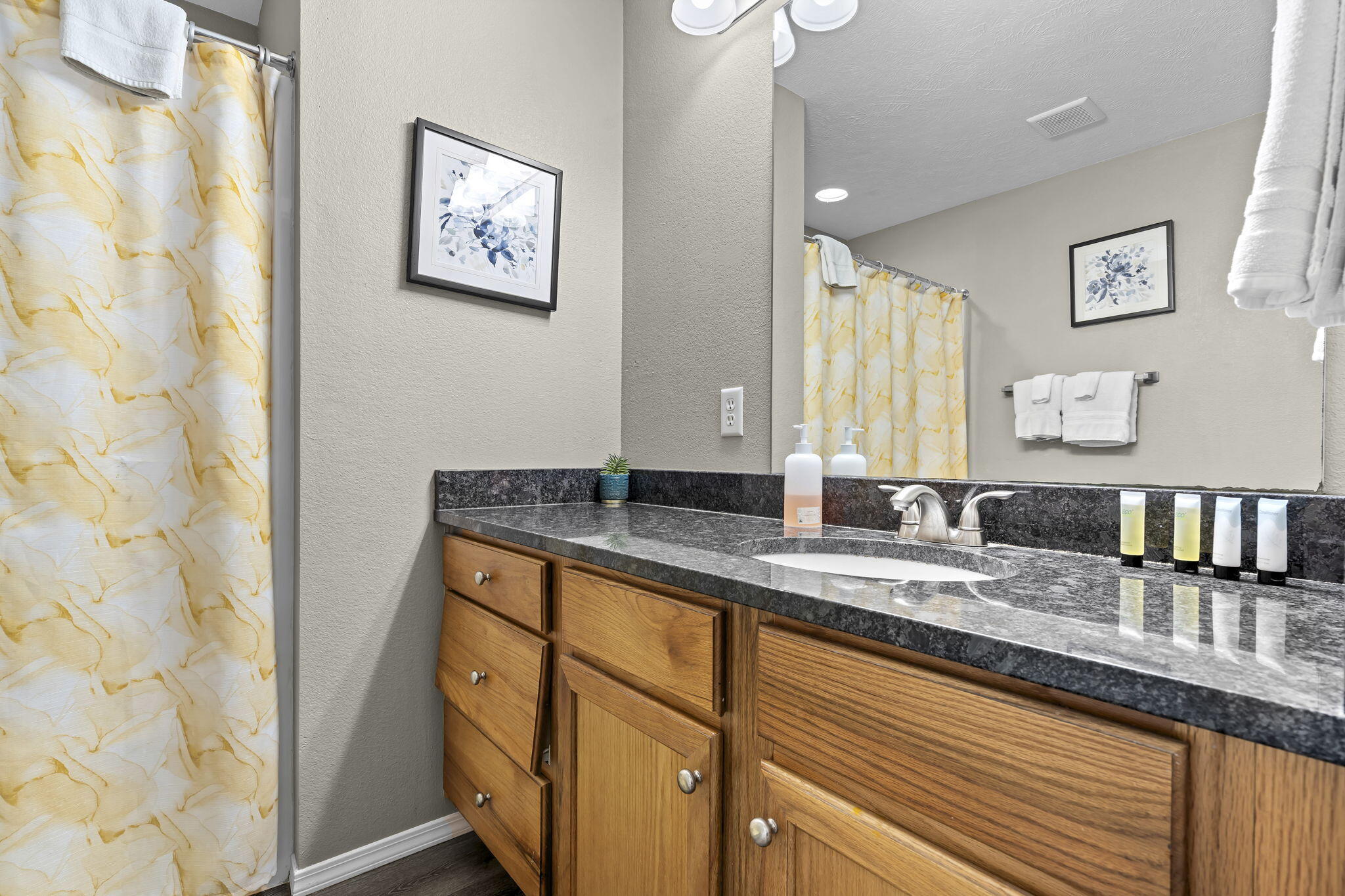 2962 Vineyards Parkway 3 & 4 Property Photo 6