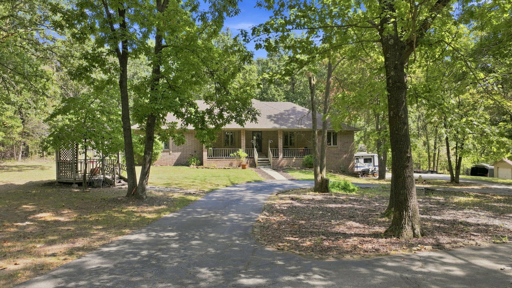 4464 North Farm Road 117 Property Photo 6
