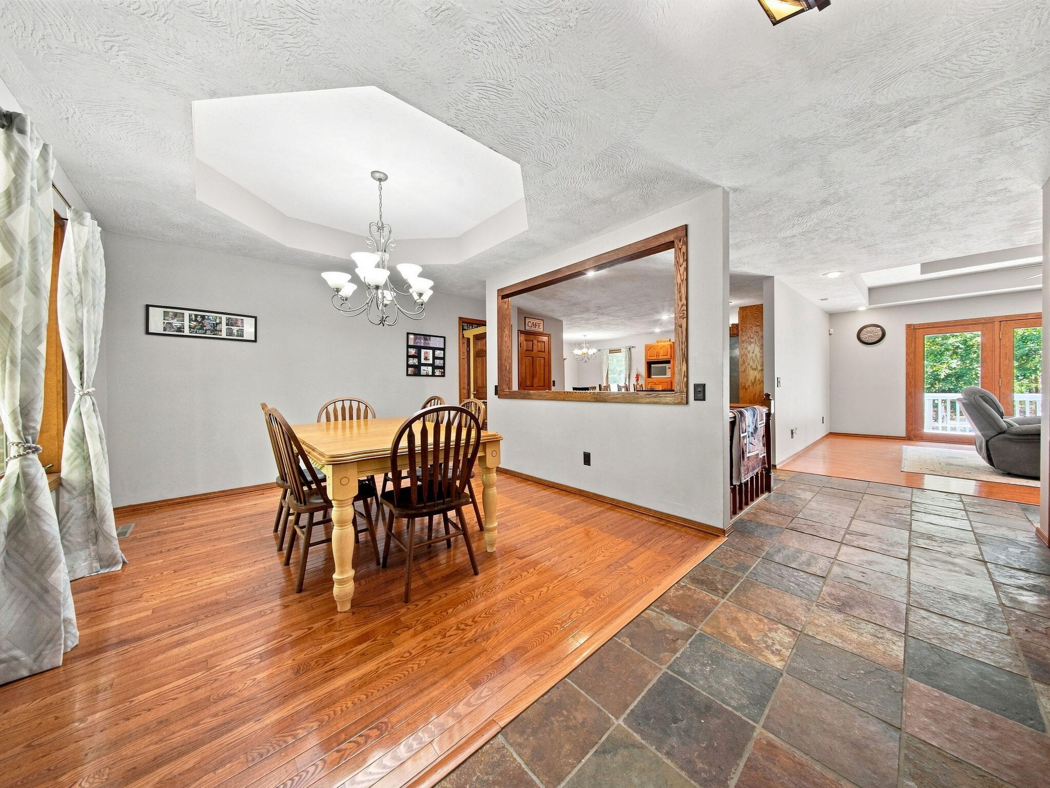 4464 North Farm Road 117 Property Photo 9