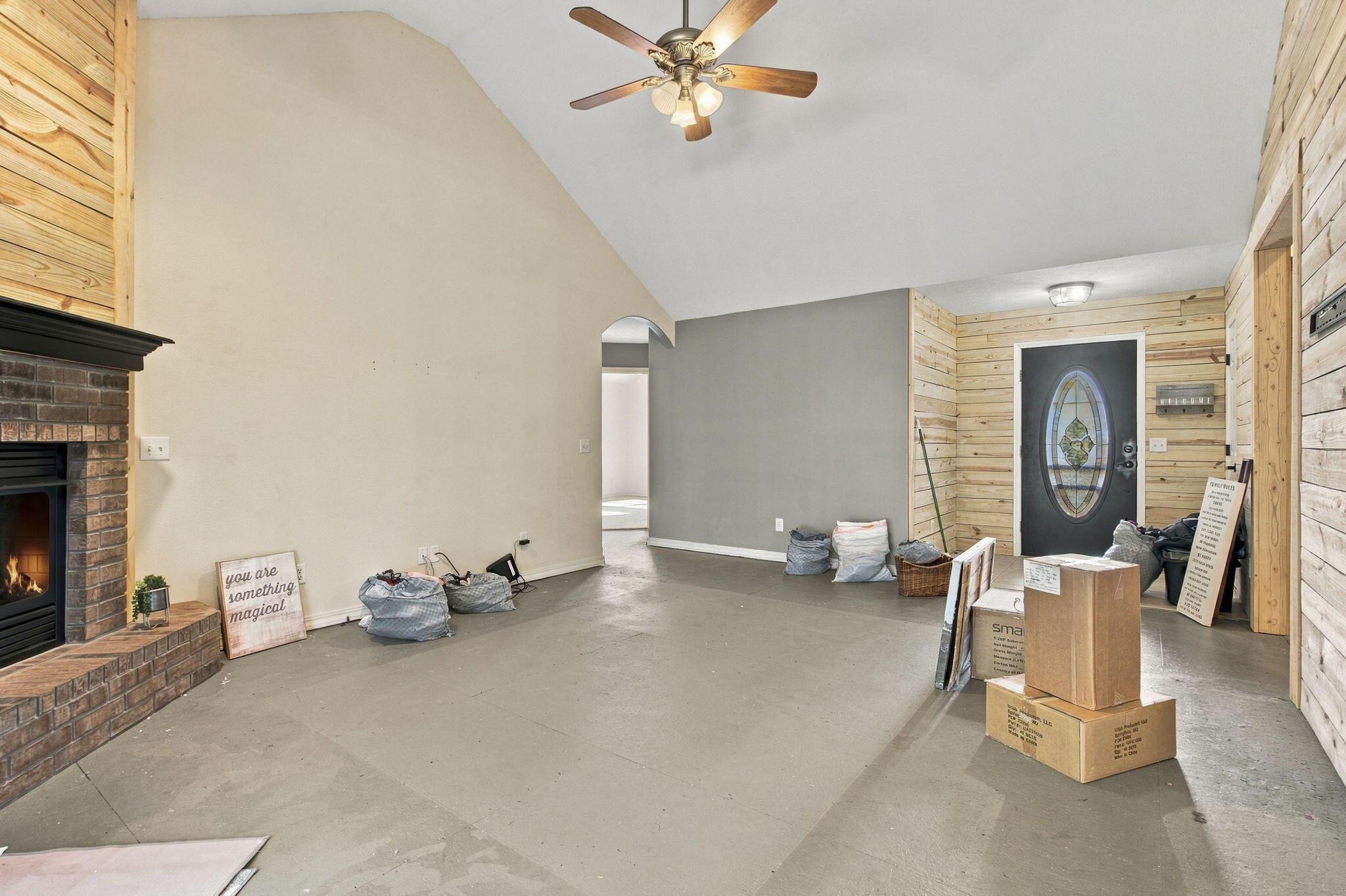 809 South 14th Avenue Property Photo 3