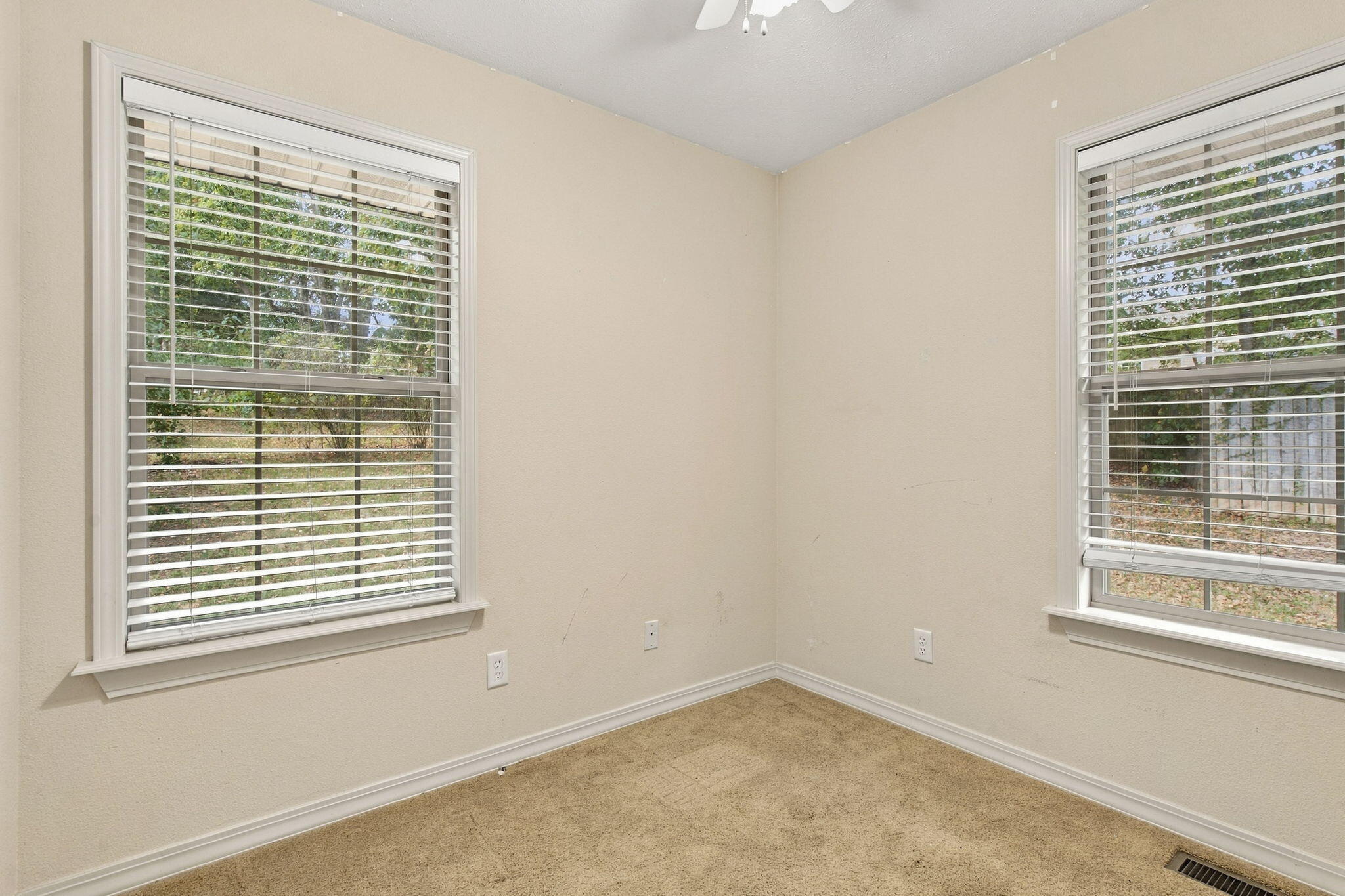 809 South 14th Avenue Property Photo 21