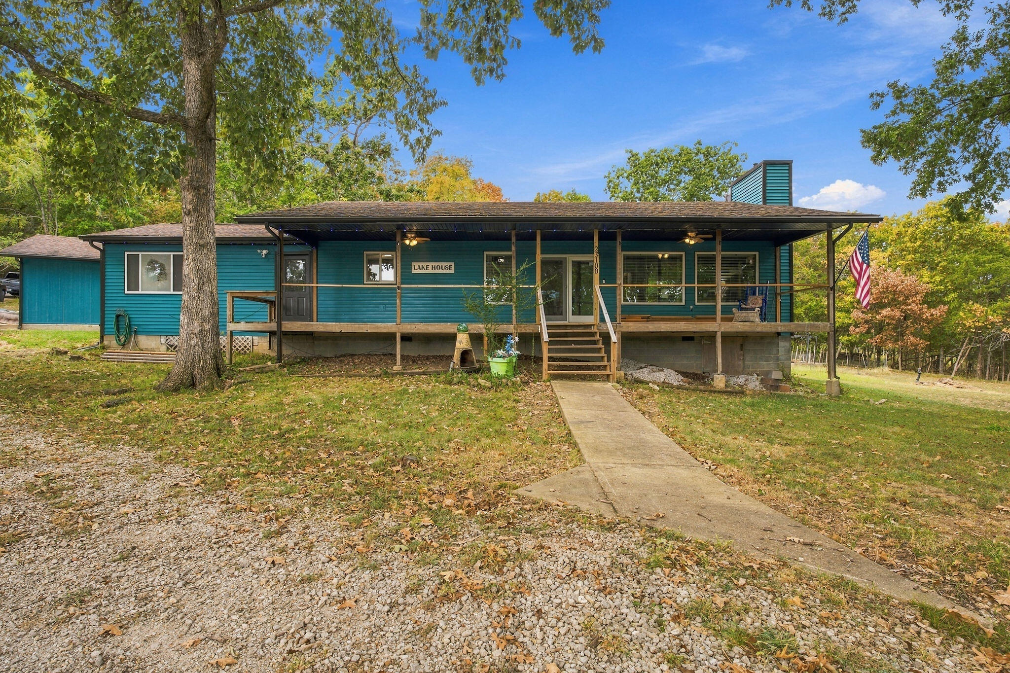 23100 East Mockingbird Drive Property Photo 1
