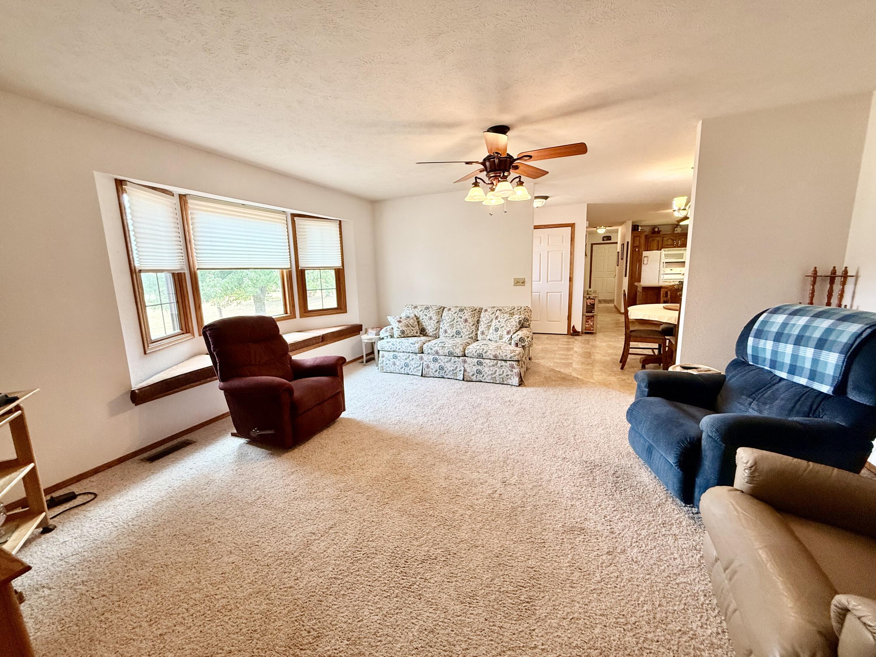 3015 Pool Drive Property Photo 5