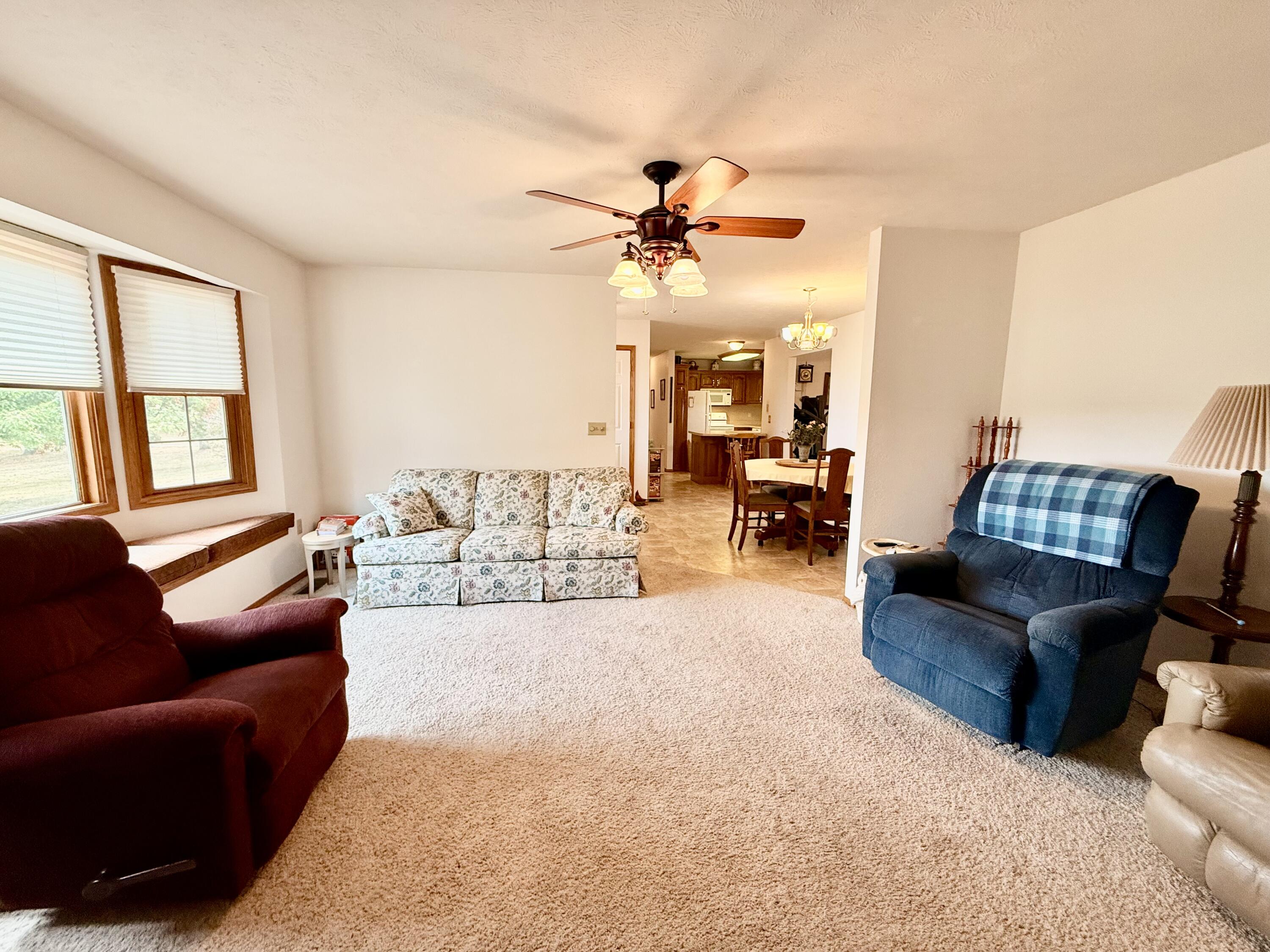 3015 Pool Drive Property Photo 6