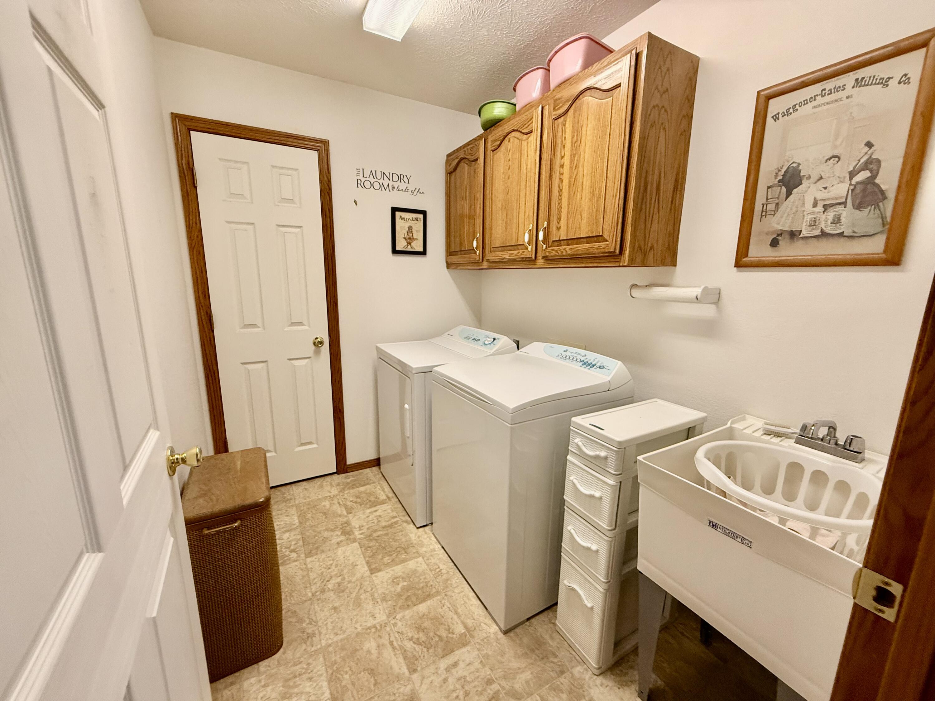 3015 Pool Drive Property Photo 22