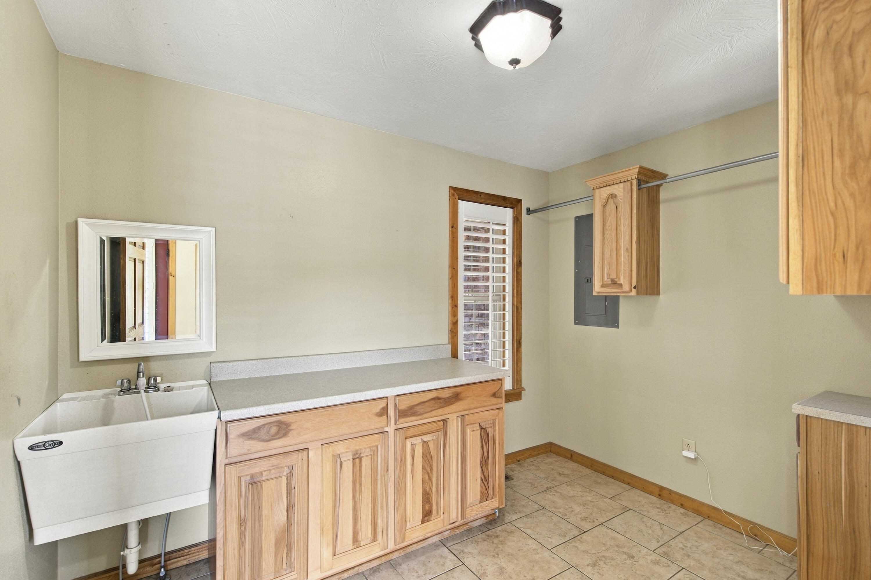 144 Elmview Drive Property Photo 39